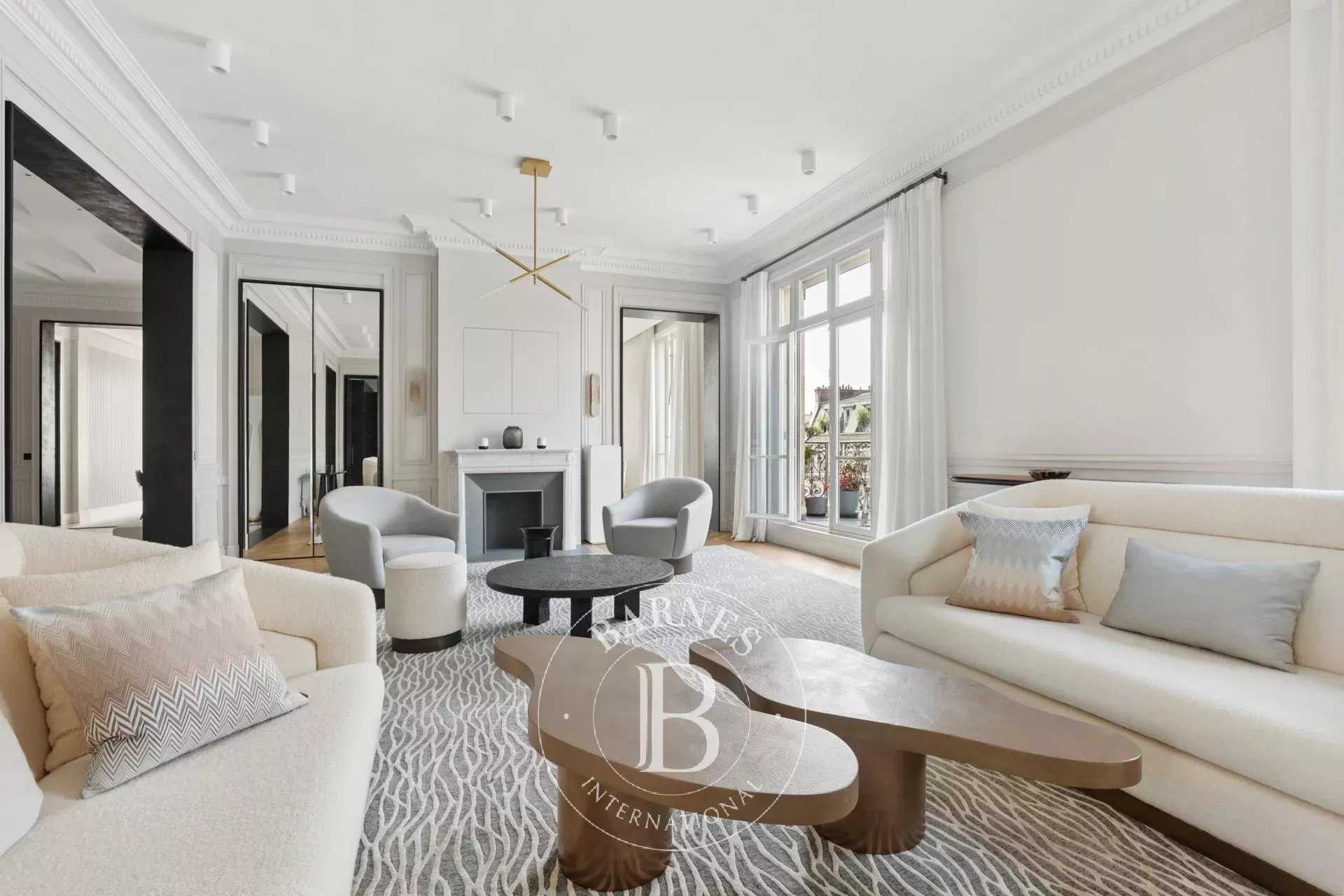 Paris  - Apartment 5 Bedrooms