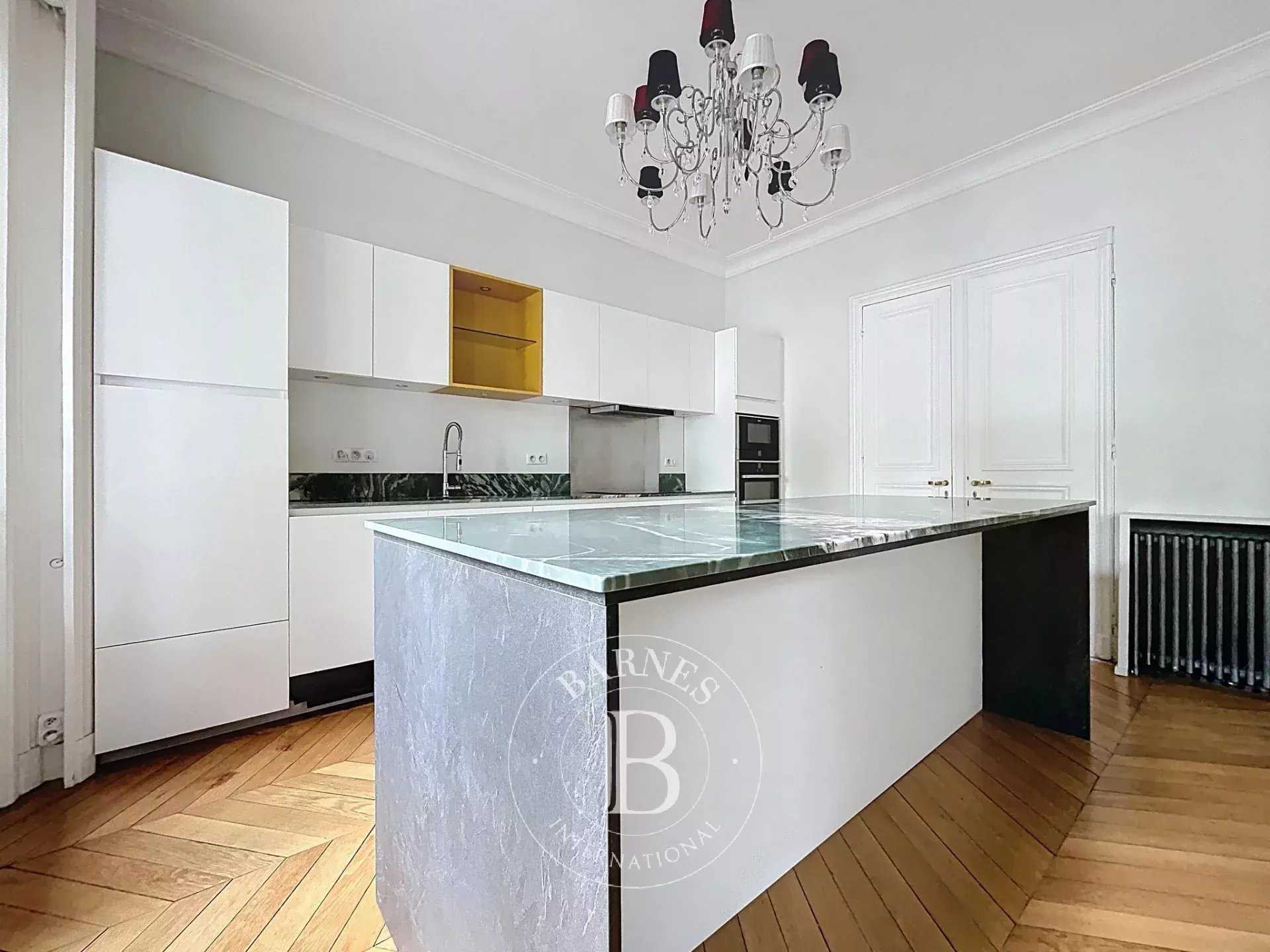 Paris  - Apartment 4 Bedrooms