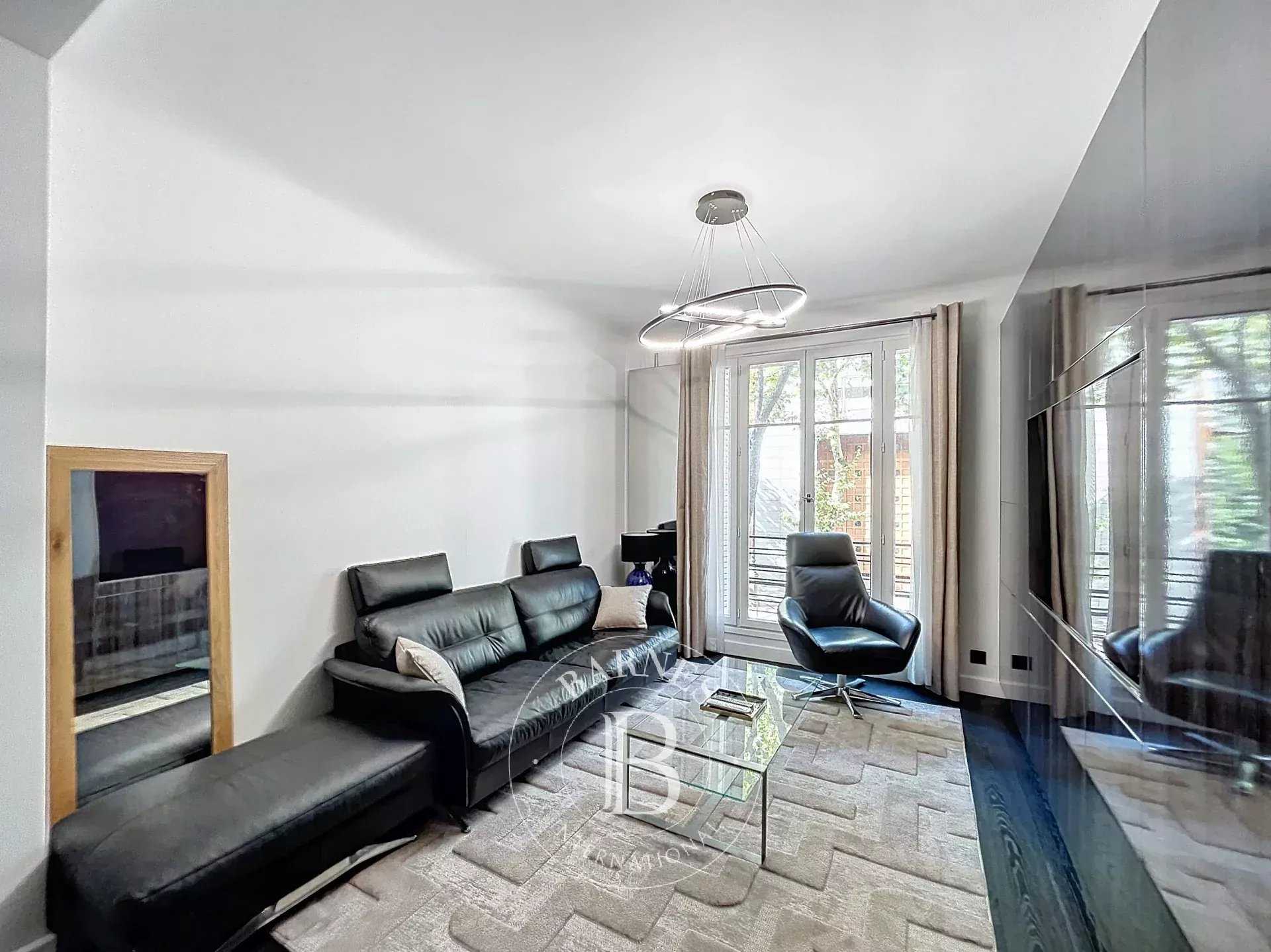 Paris  - Appartement 2 Pièces, 1 Chambre