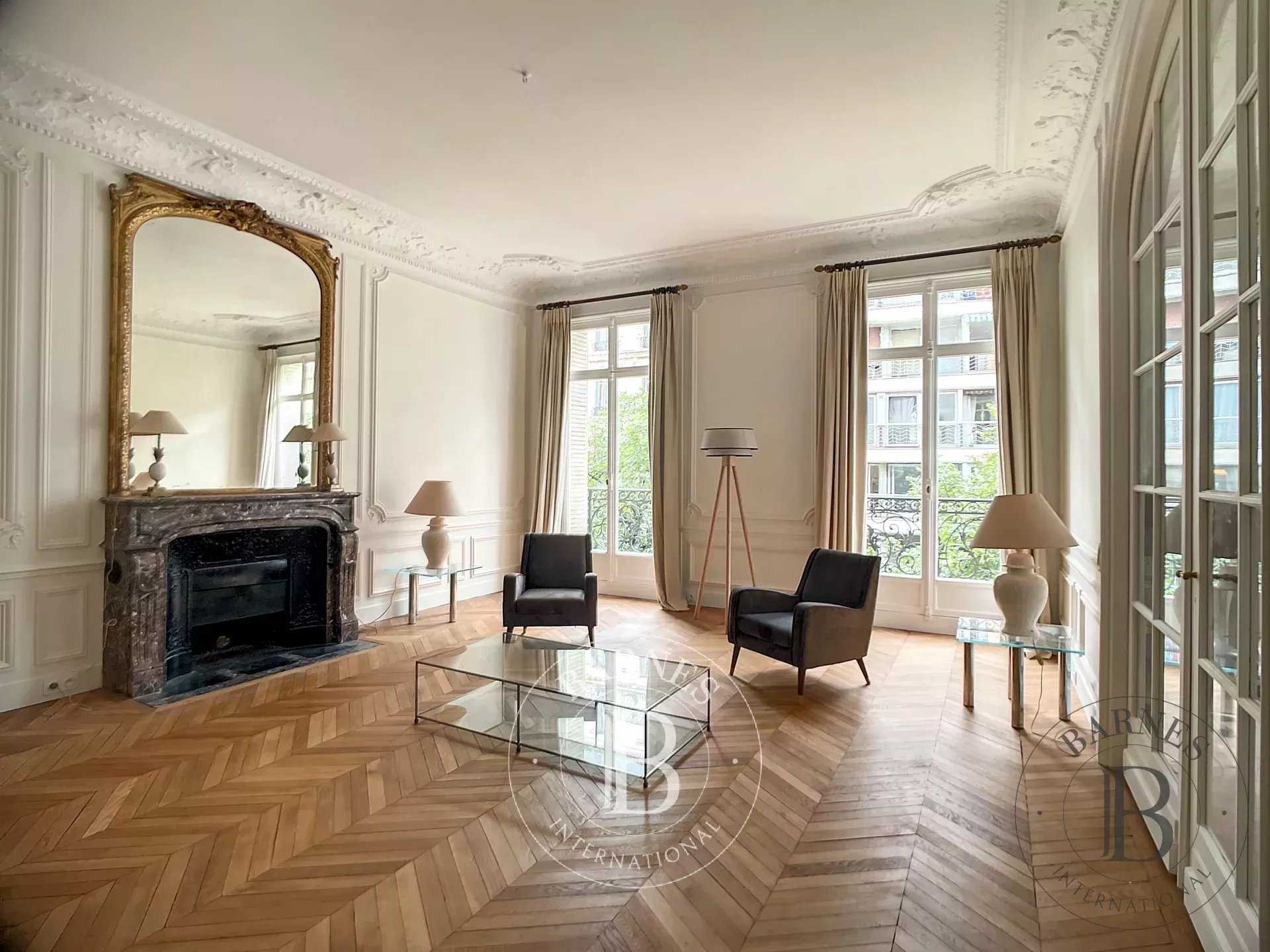 Paris  - Apartment 3 Bedrooms