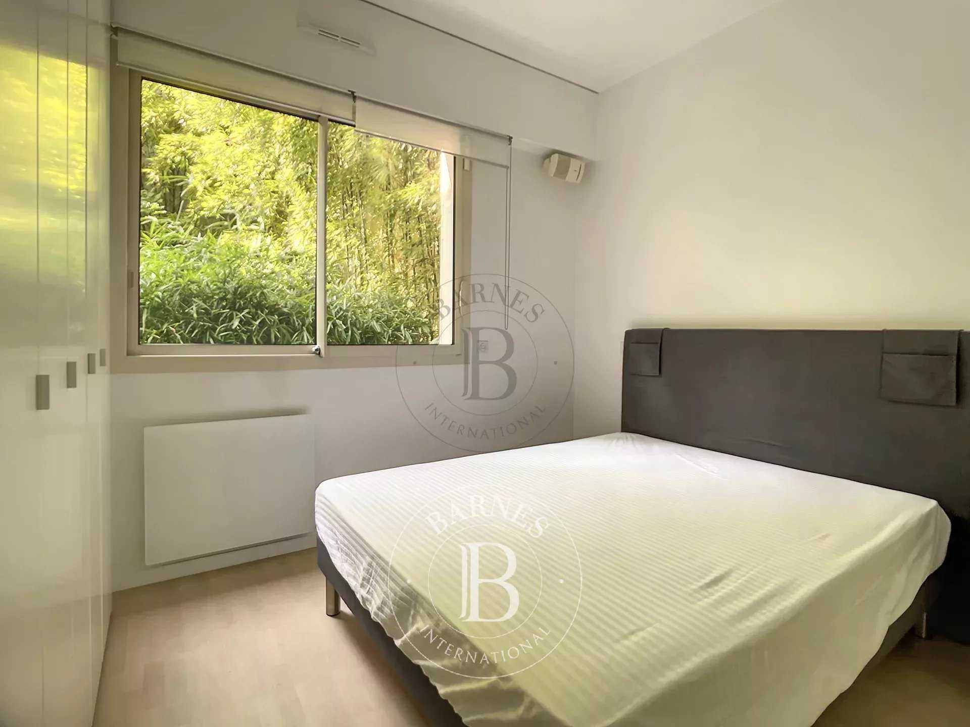 Paris  - Appartement 2 Pièces, 1 Chambre