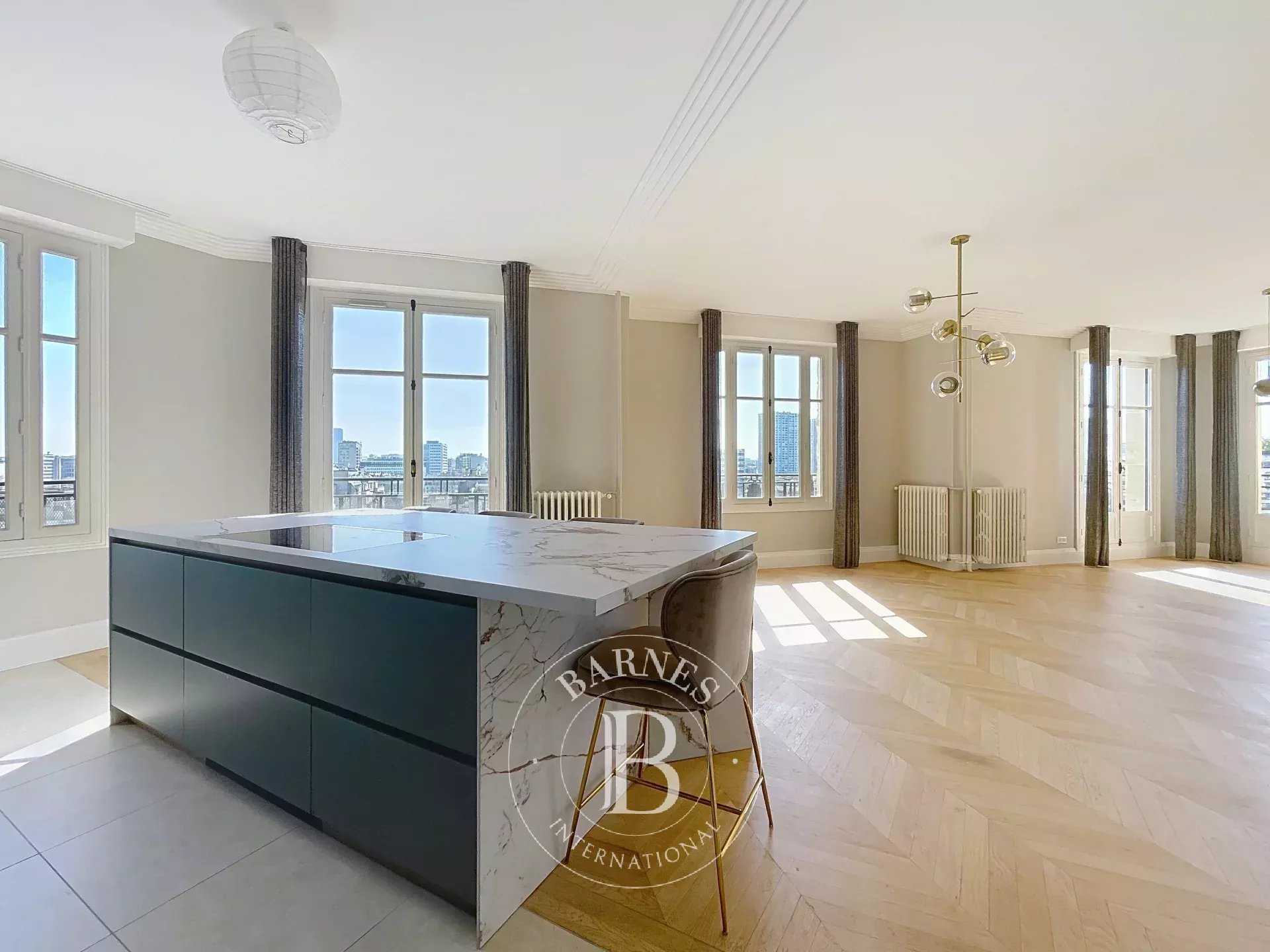 Paris  - Appartement 3 Pièces 2 Chambres
