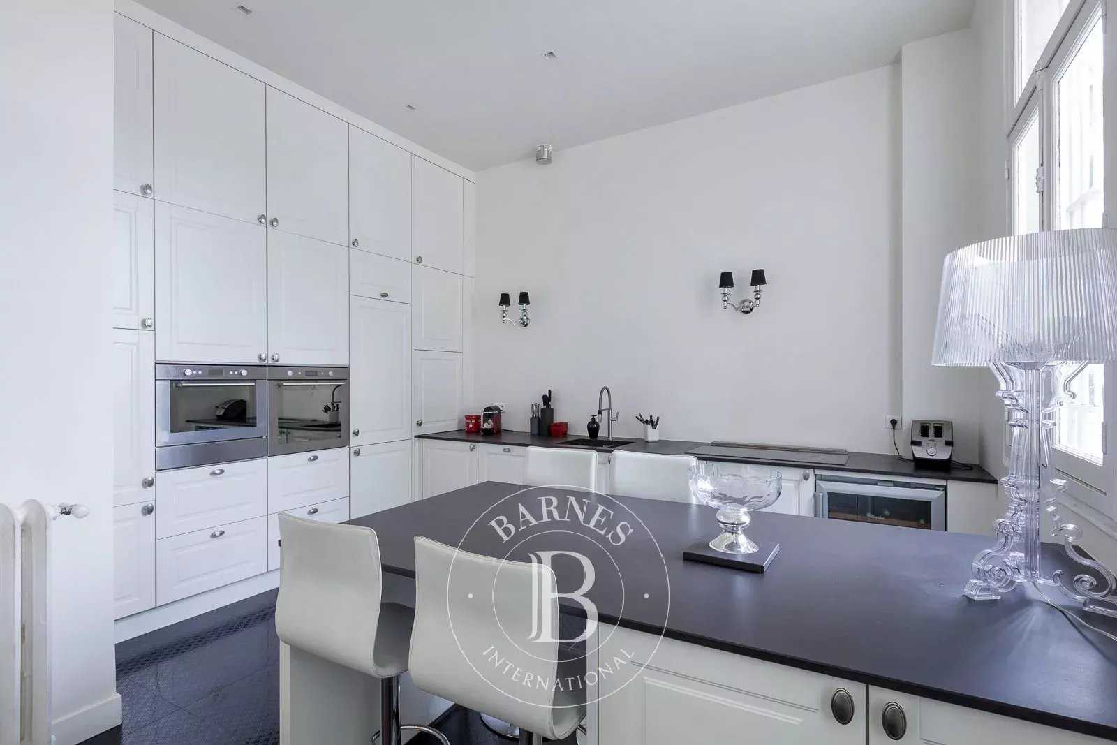 Paris  - Apartment 4 Bedrooms
