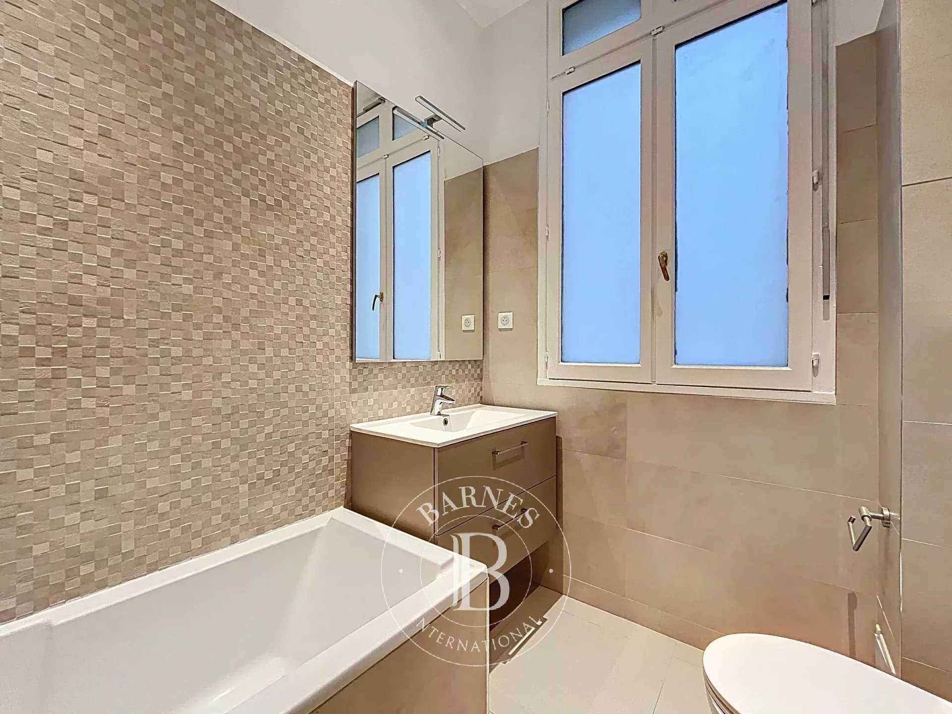 Paris  - Piso 3 Cuartos, 1 Habitacion