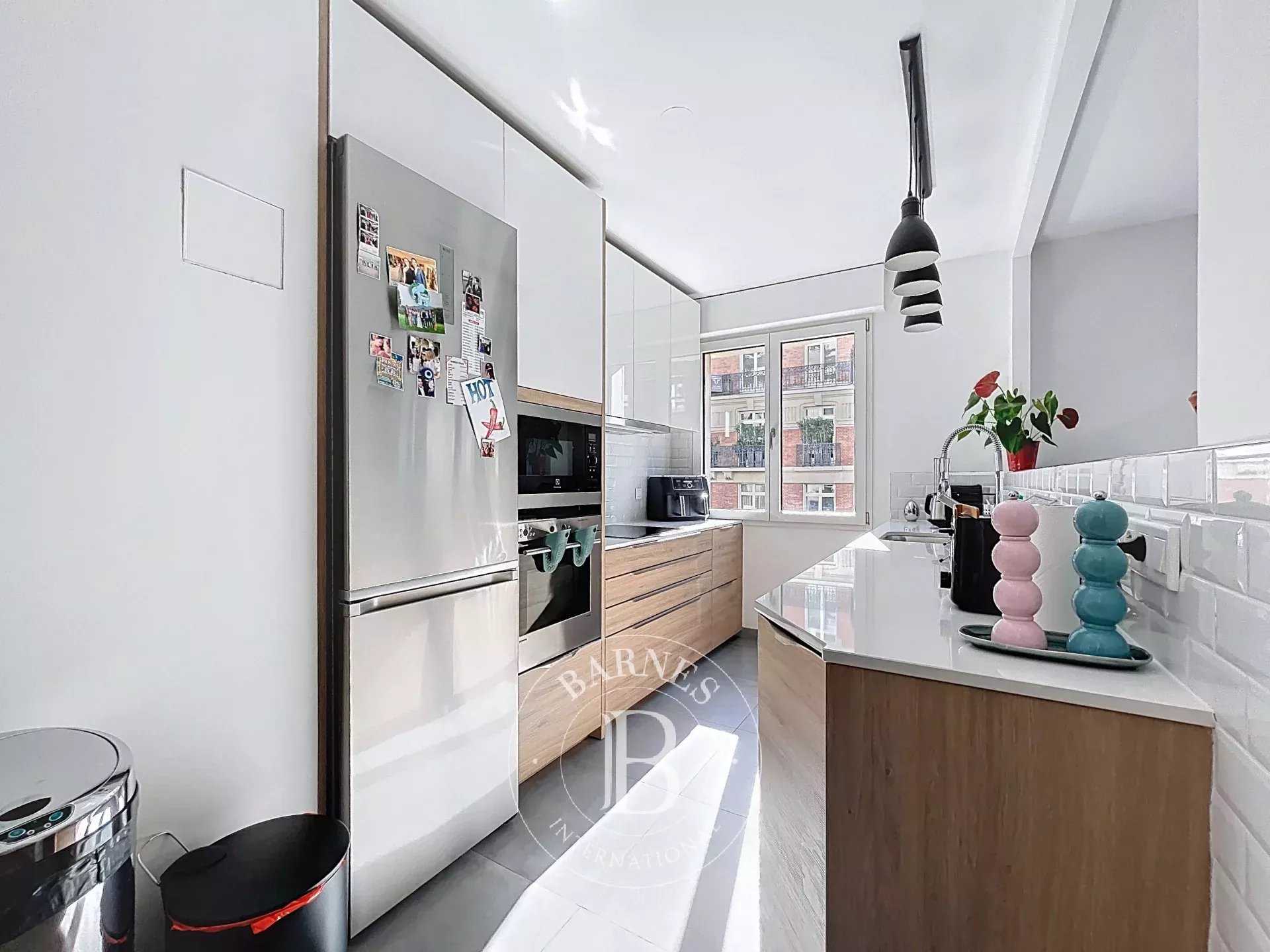 Paris  - Appartement 2 Pièces, 1 Chambre