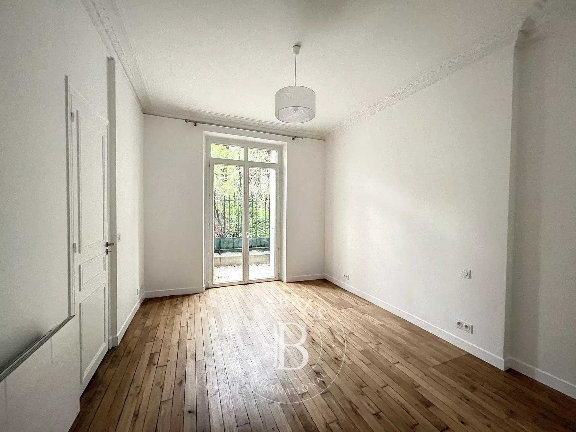 Paris  - Appartement 2 Pi&egrave;ces, 1 Chambre