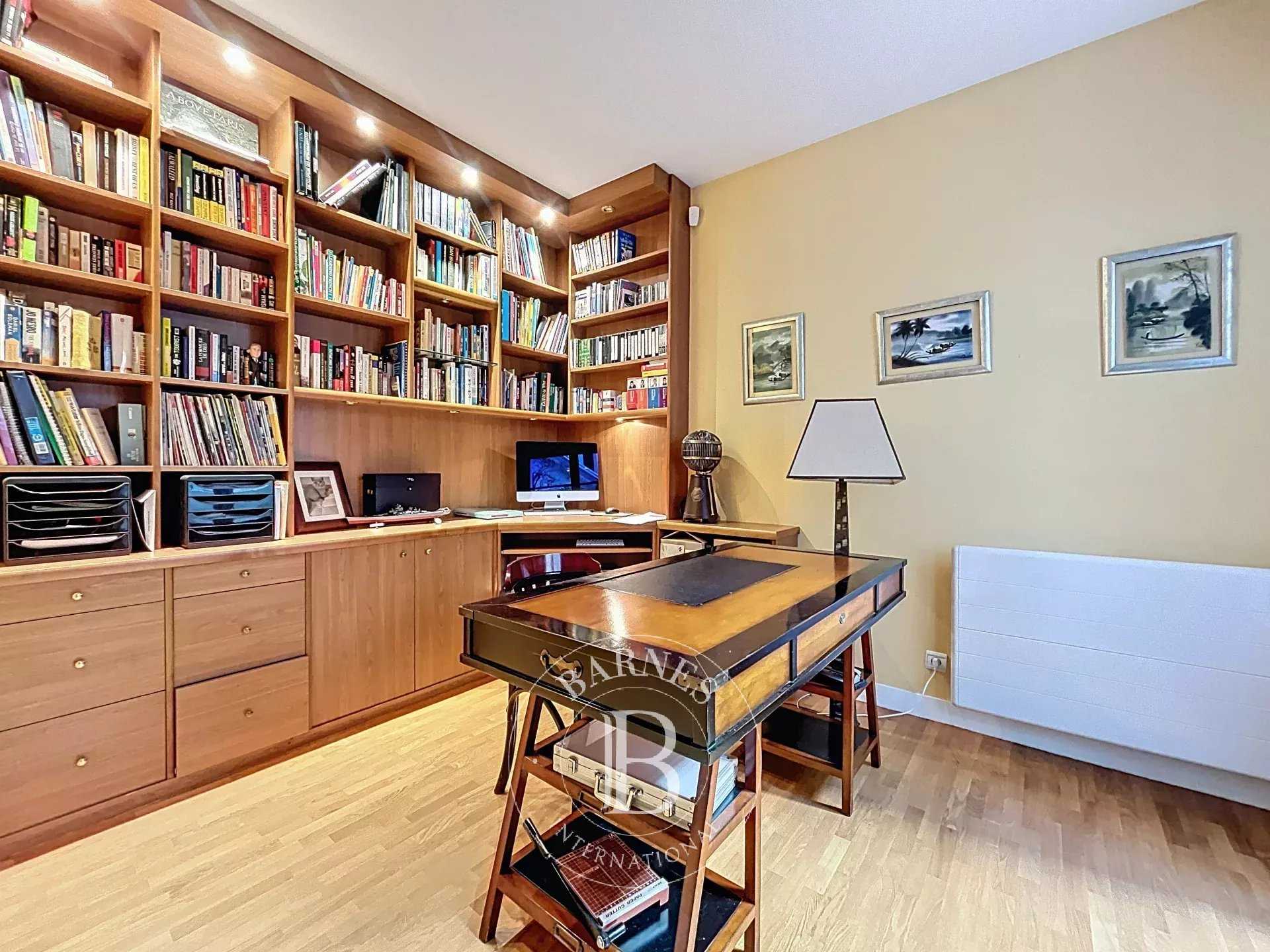 Paris  - Apartment 3 Bedrooms