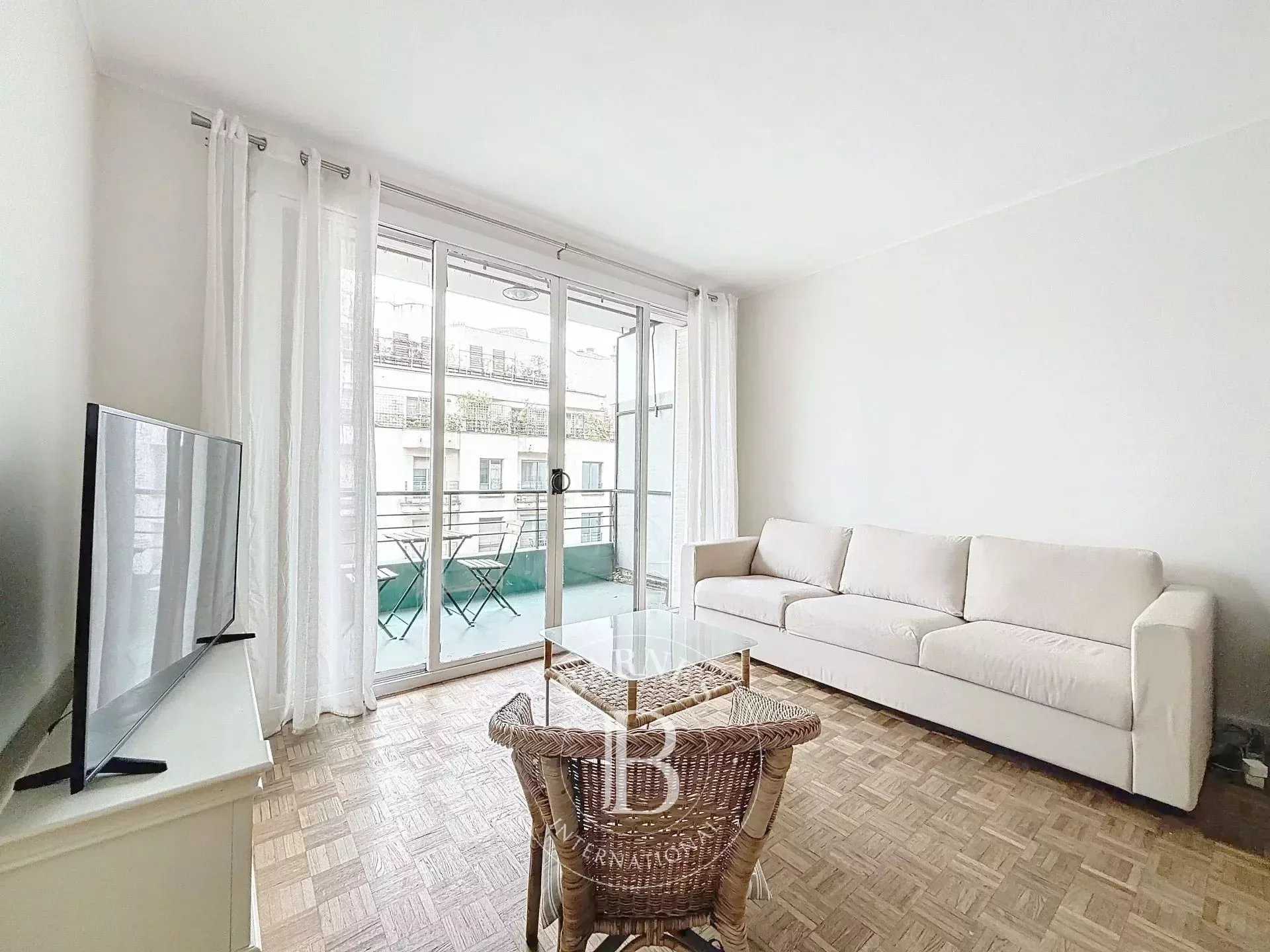 Apartment Paris 75016  -  ref 84229821 (picture 1)