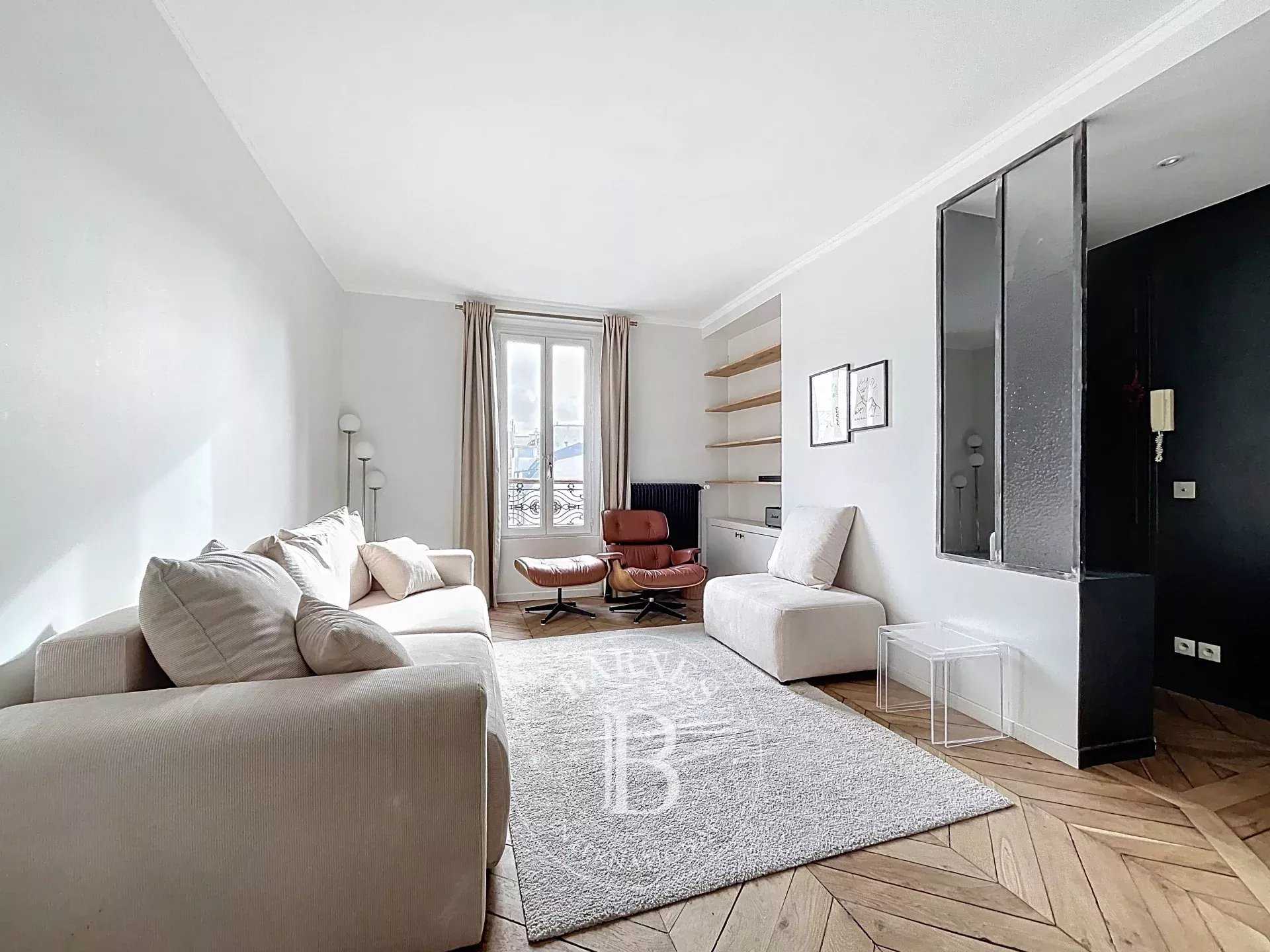 Paris  - Appartement 3 Pi&egrave;ces 2 Chambres