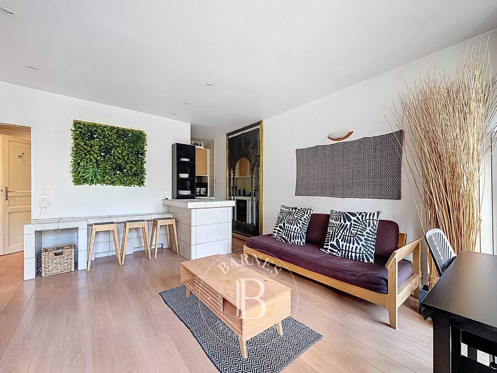 Studio Paris 75016  -  ref 86708930 (picture 2)