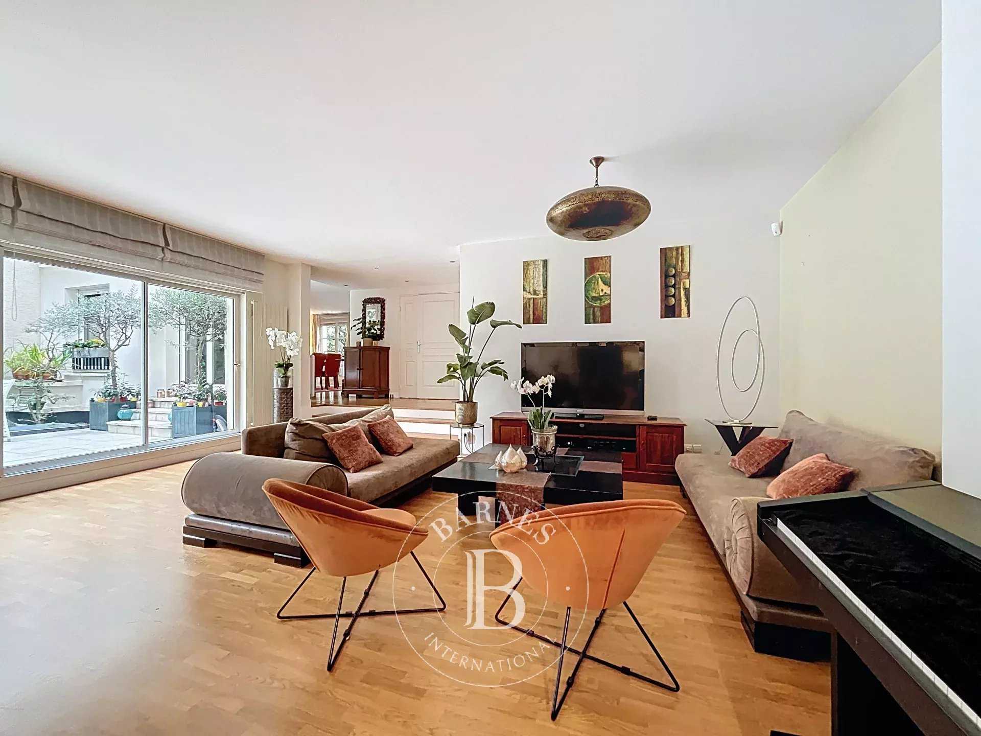 Apartment Paris 75016  -  ref 86234918 (picture 1)