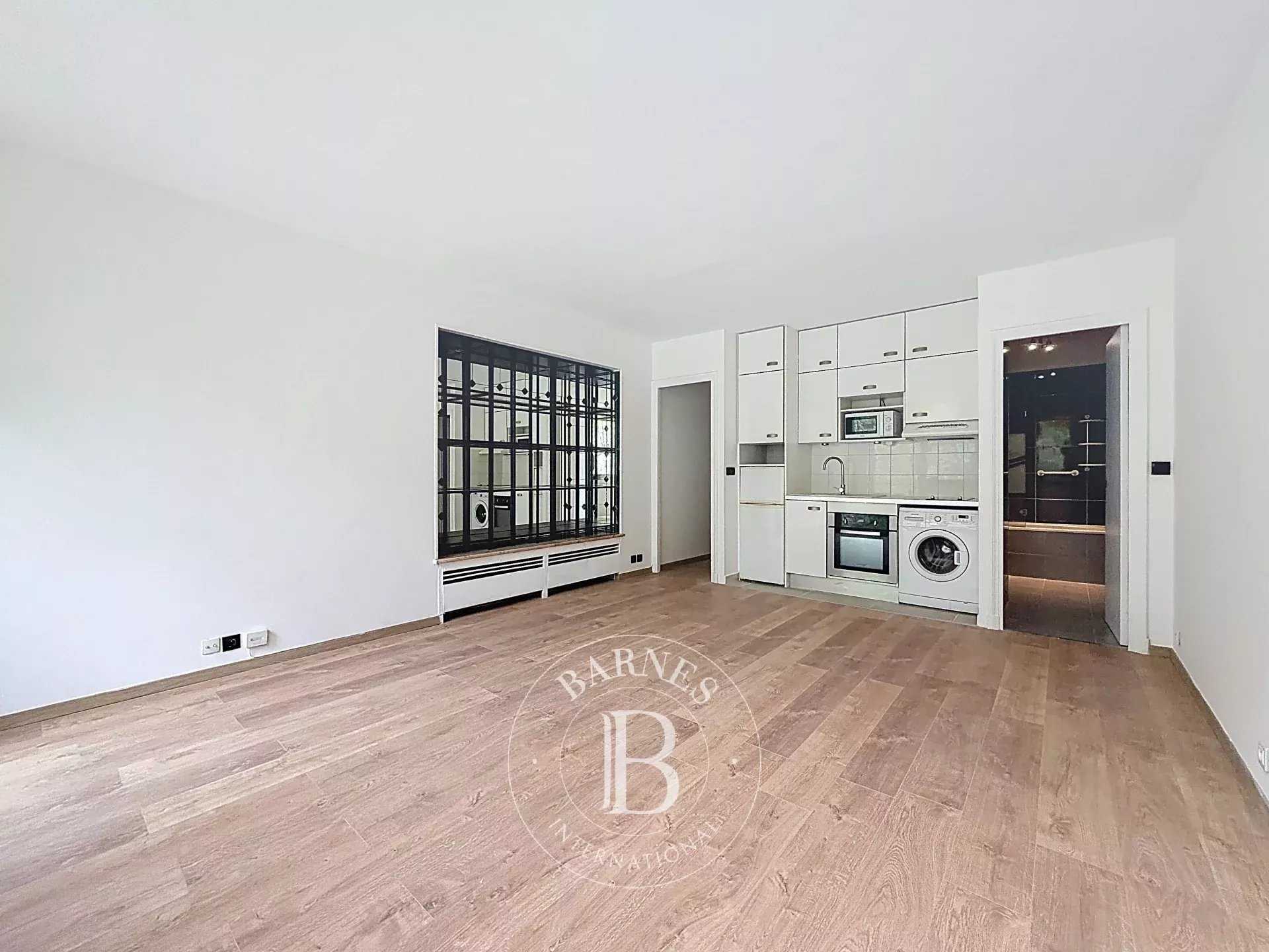 Studio Paris 75016  -  ref 86872120 (picture 2)