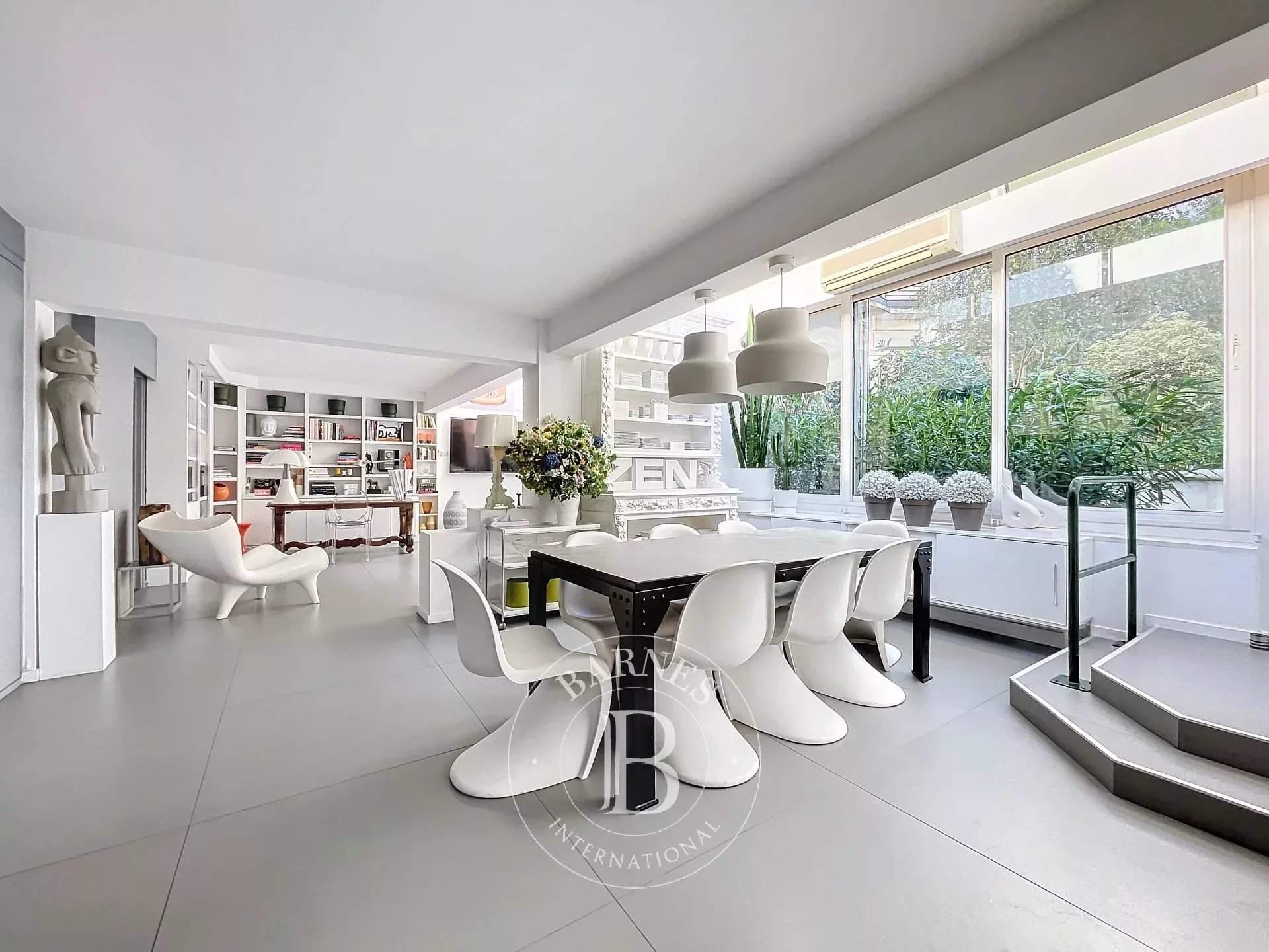 Paris  - Appartement 3 Pi&egrave;ces 2 Chambres - picture 1