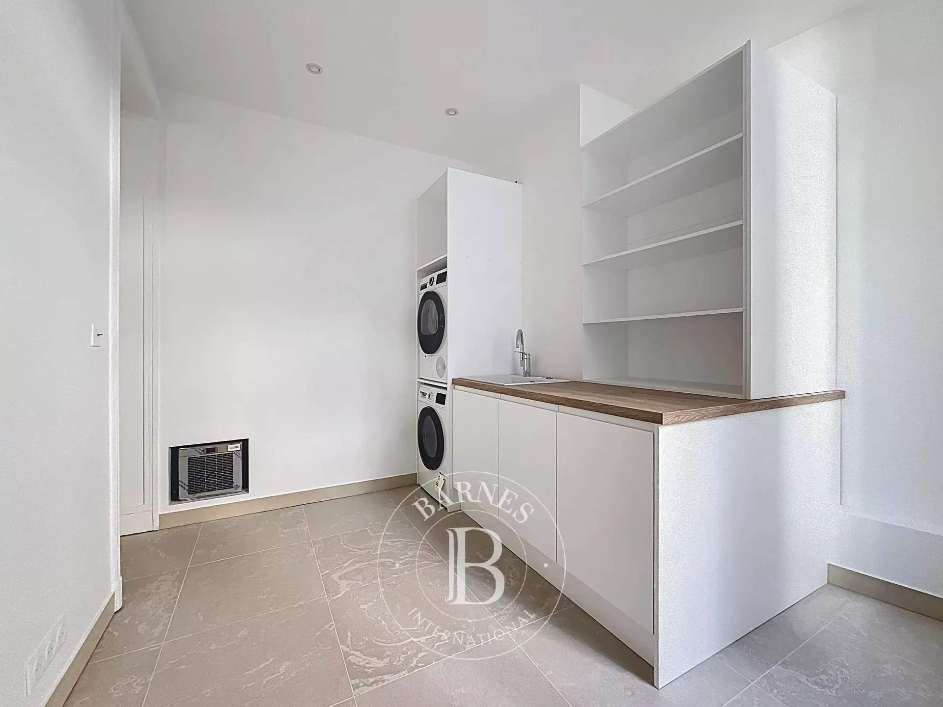 Paris  - Appartement 7 Pièces 5 Chambres - picture 10