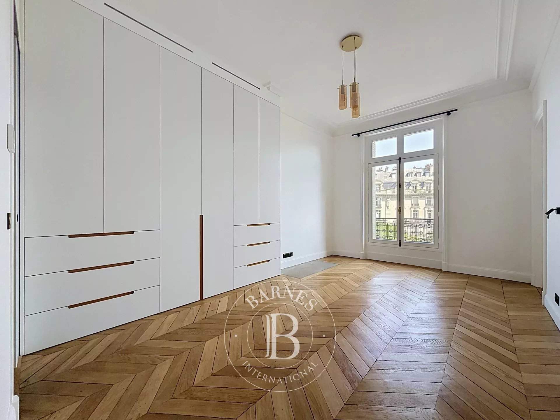Paris  - Appartement 8 Pi&egrave;ces 5 Chambres - picture 9