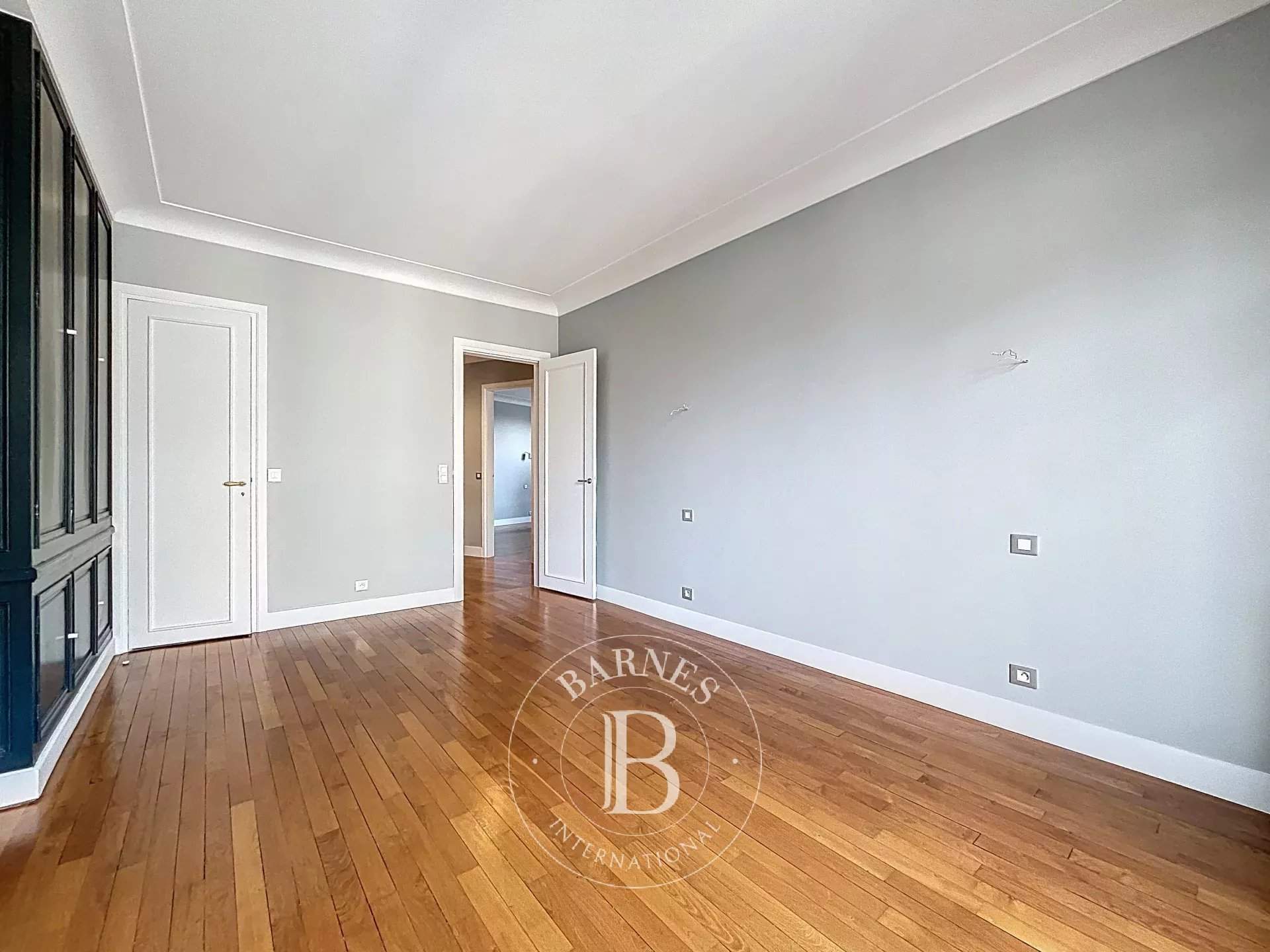 Paris  - Appartement 4 Pi&egrave;ces 3 Chambres - picture 9