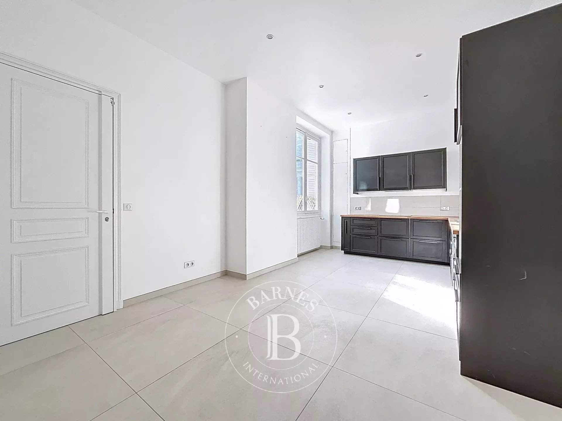 Paris  - Apartment 3 Bedrooms - picture 10