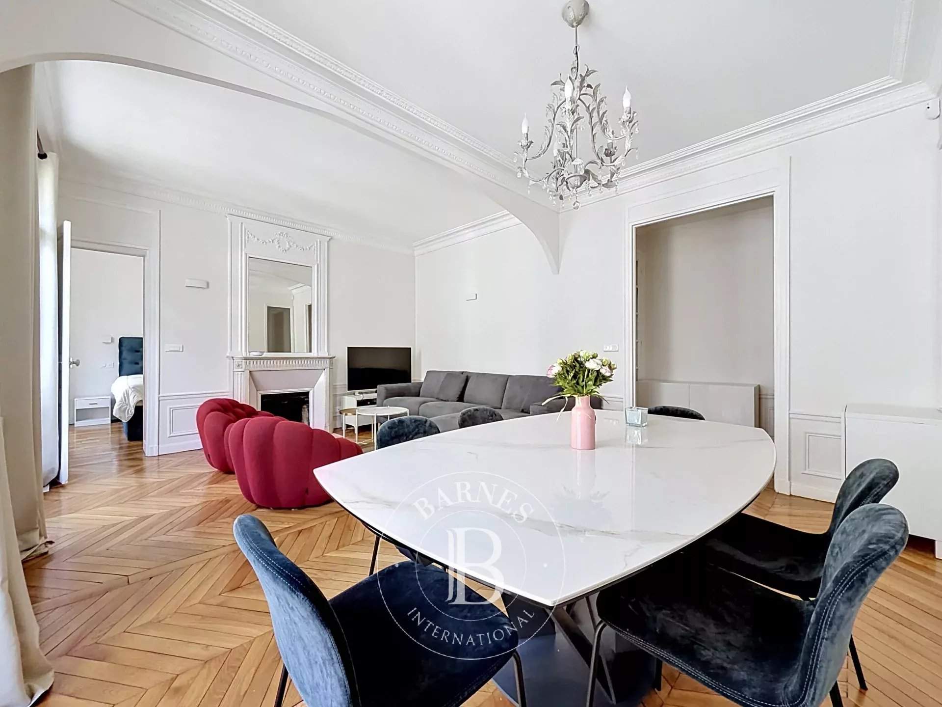 Paris  - Appartement 2 Pi&egrave;ces, 1 Chambre - picture 2