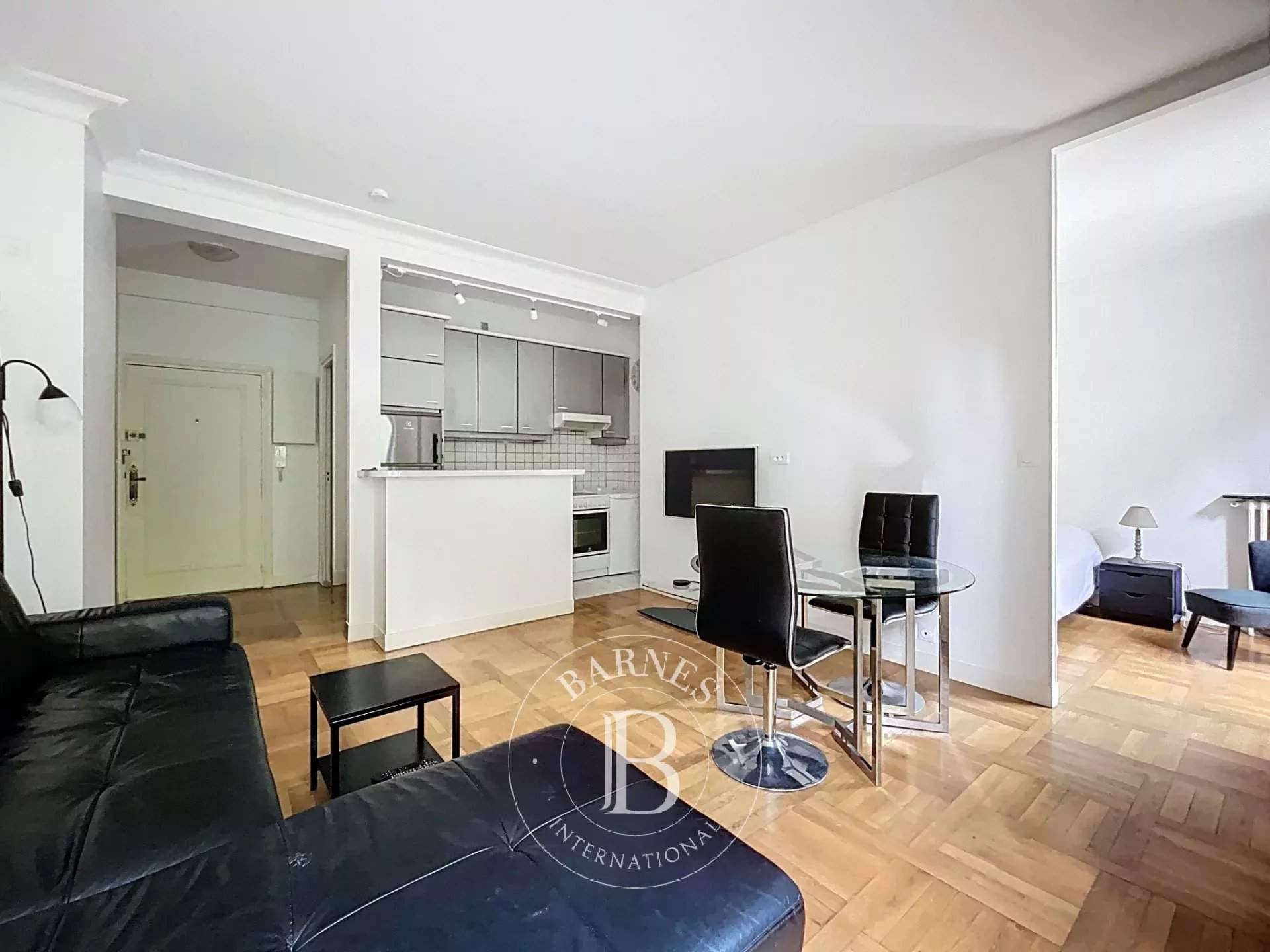 Paris  - Apartment 1 Bedroom - picture 8