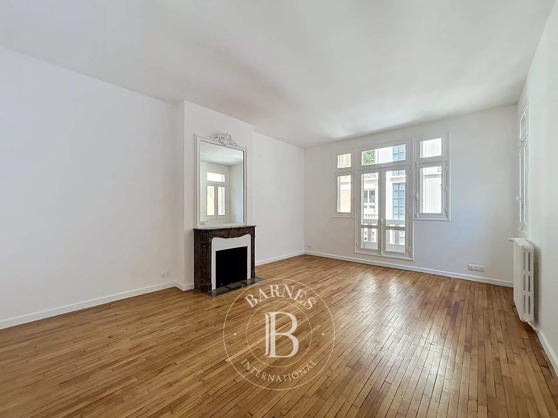 Paris  - Apartment 3 Bedrooms - picture 1