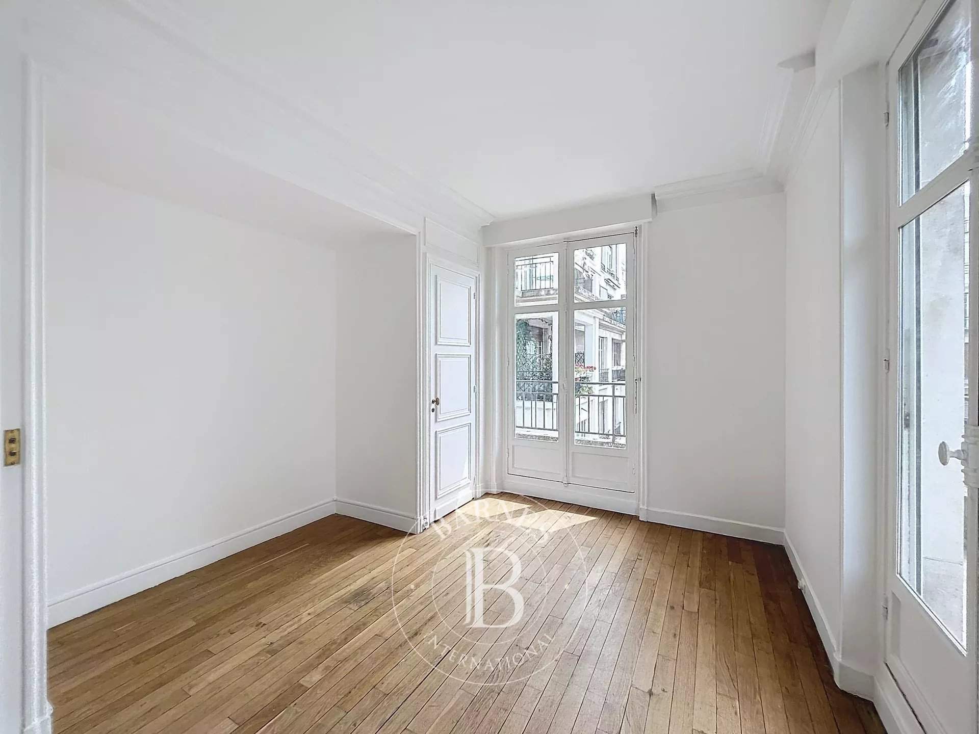 Paris  - Appartement 6 Pièces 4 Chambres - picture 4