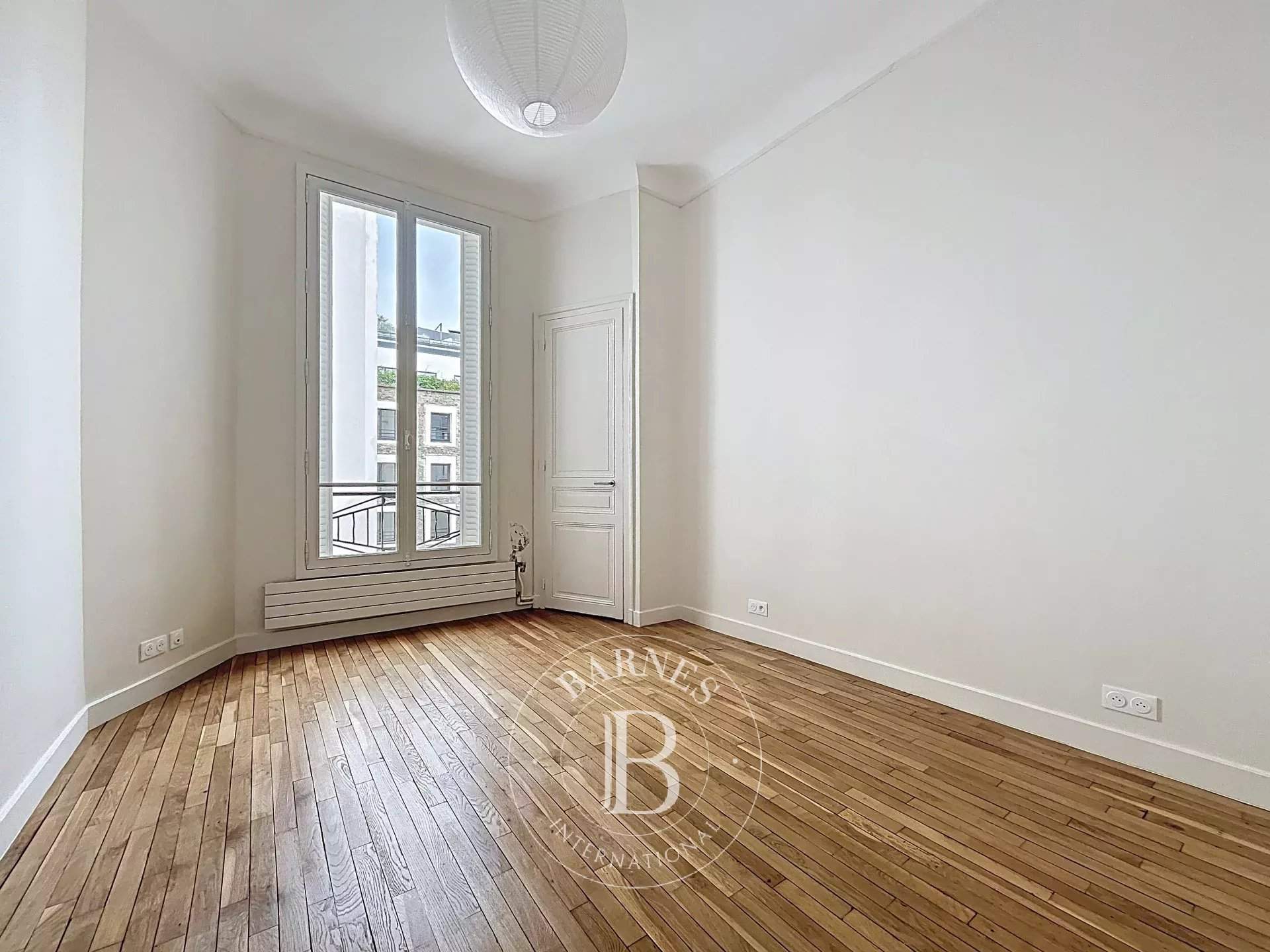 Paris  - Apartment 4 Bedrooms - picture 4
