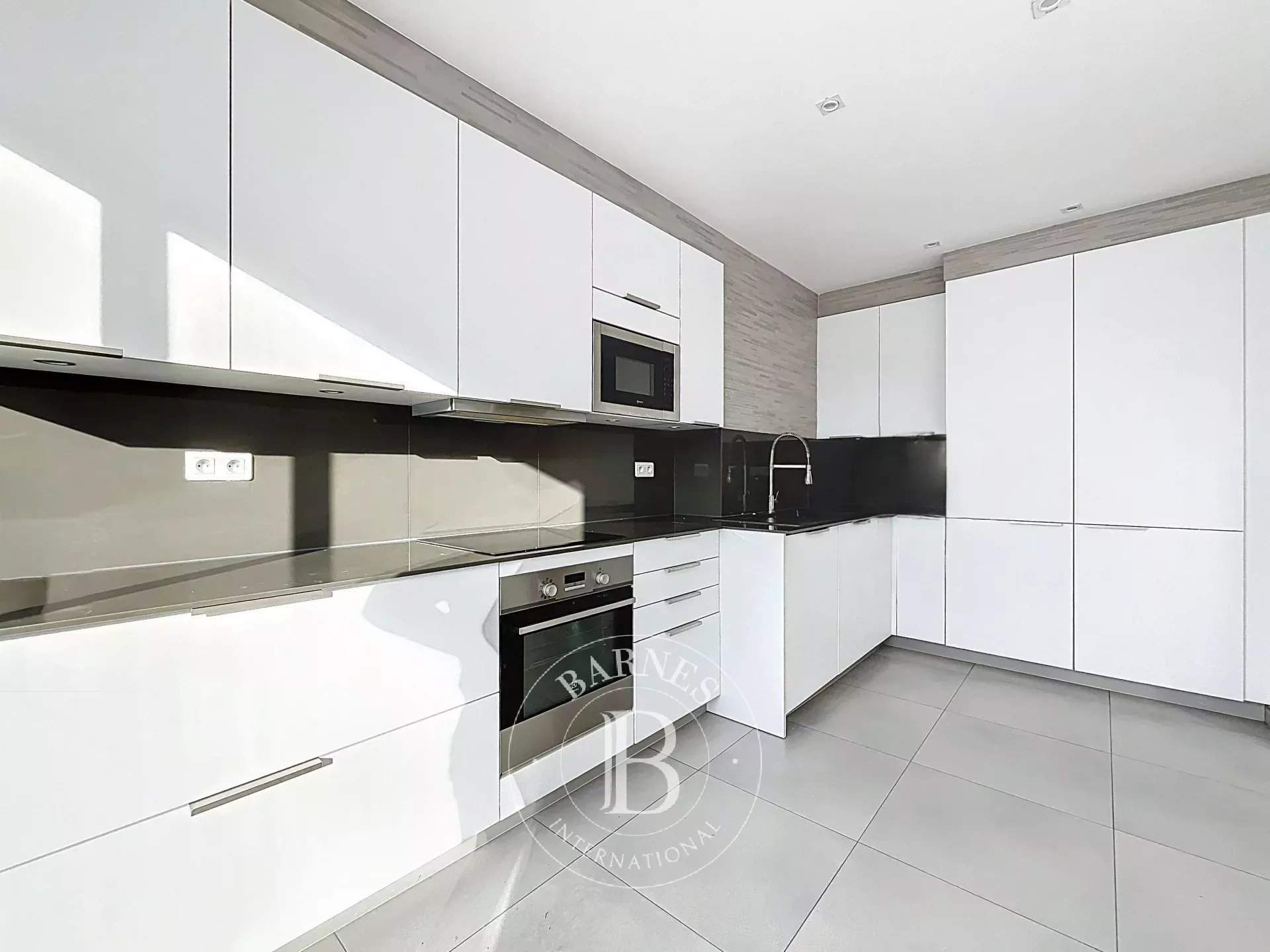 Paris  - Appartement 5 Pi&egrave;ces 4 Chambres - picture 3