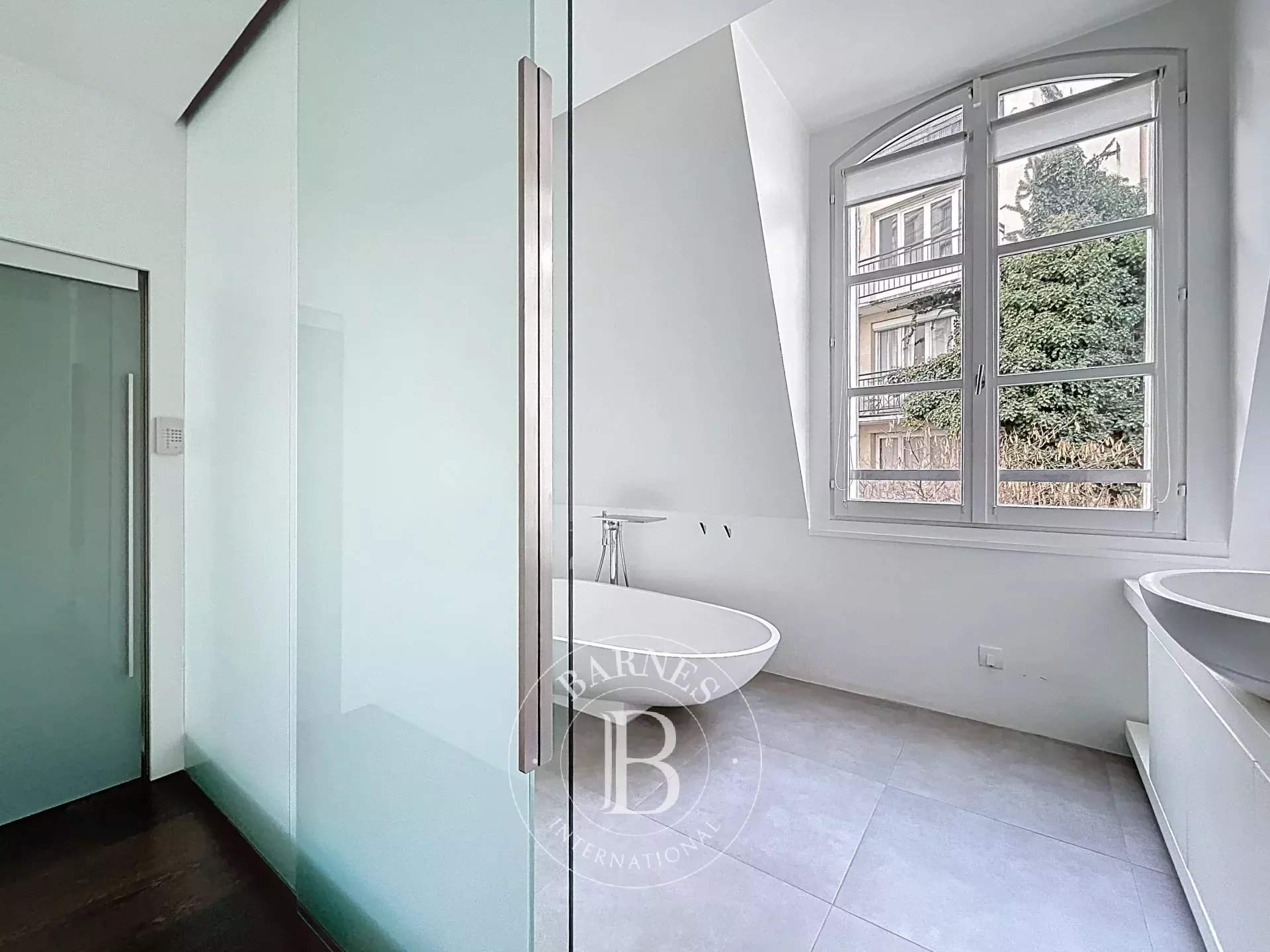 Paris  - Appartement 7 Pi&egrave;ces 3 Chambres - picture 10