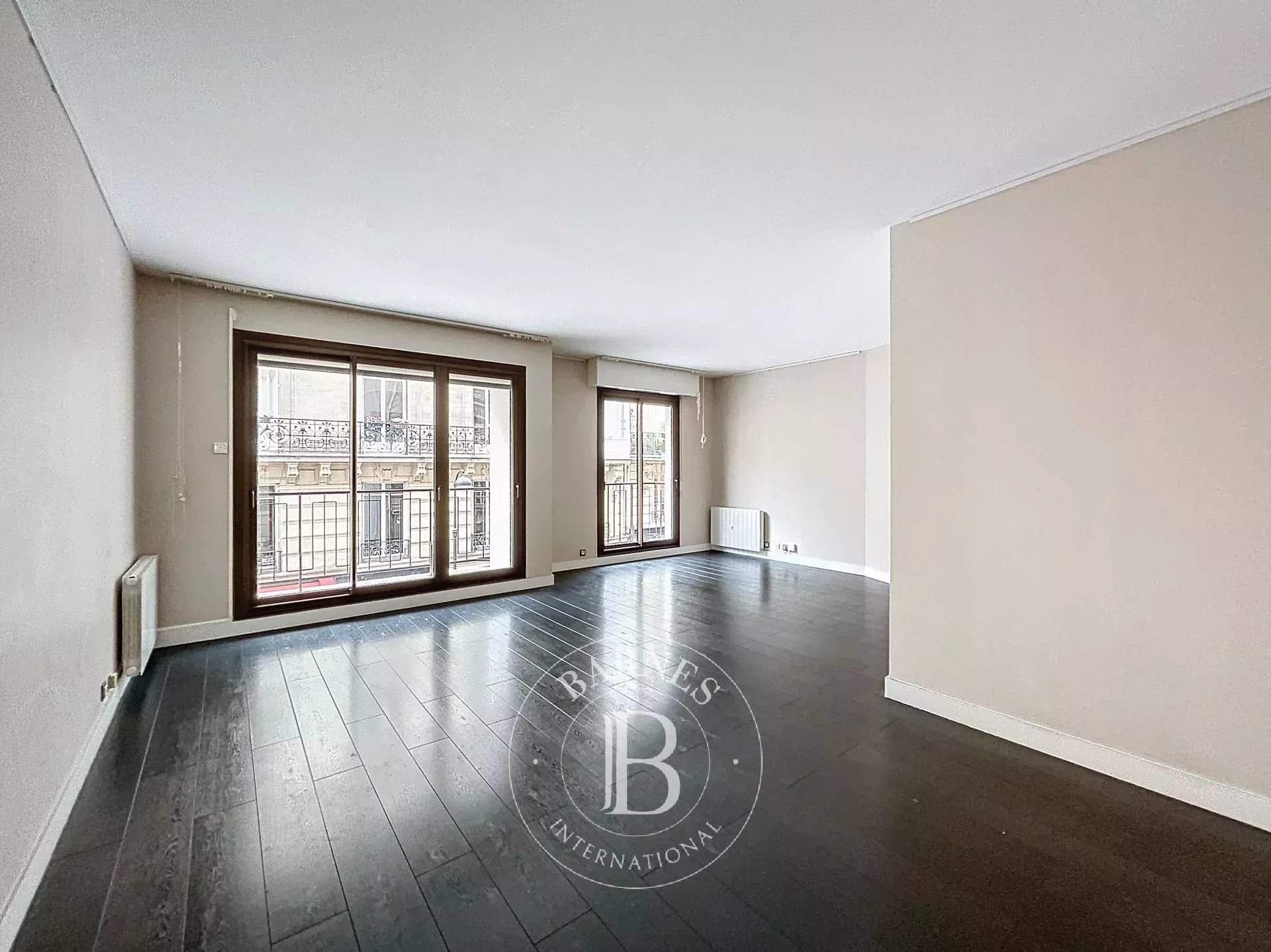 Paris  - Appartement 3 Pi&egrave;ces 2 Chambres - picture 1