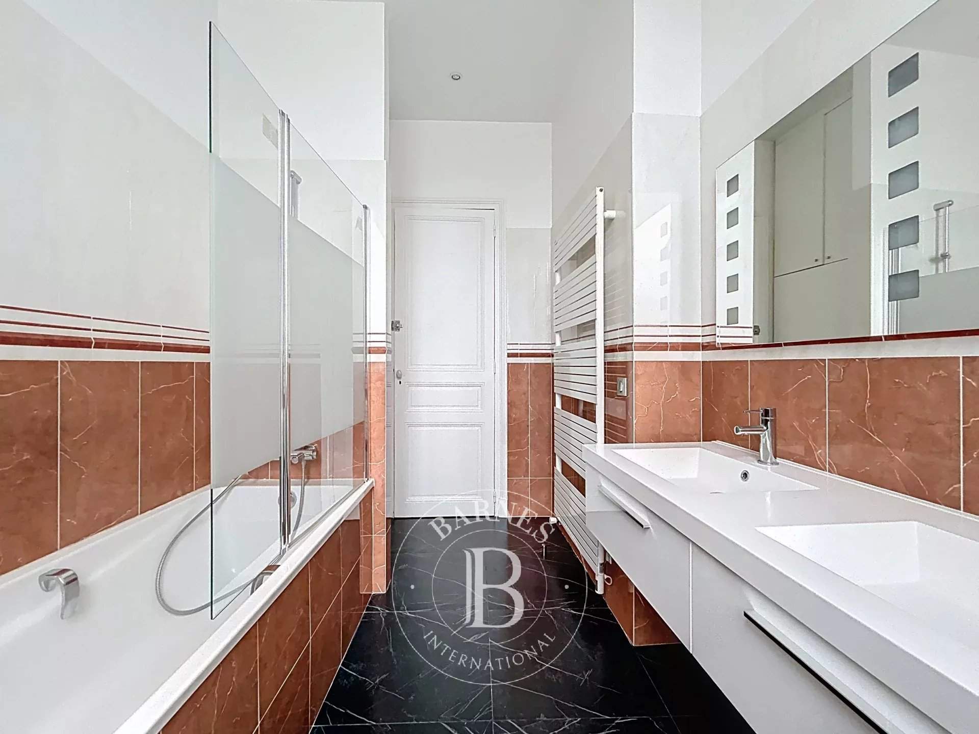 Paris  - Appartement 8 Pi&egrave;ces 5 Chambres - picture 16