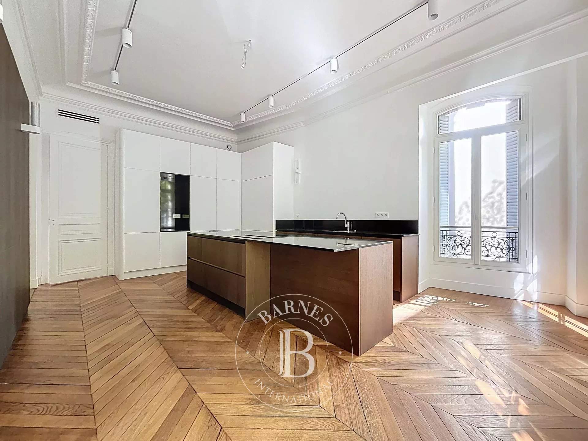 Paris  - Appartement 7 Pièces 5 Chambres - picture 8
