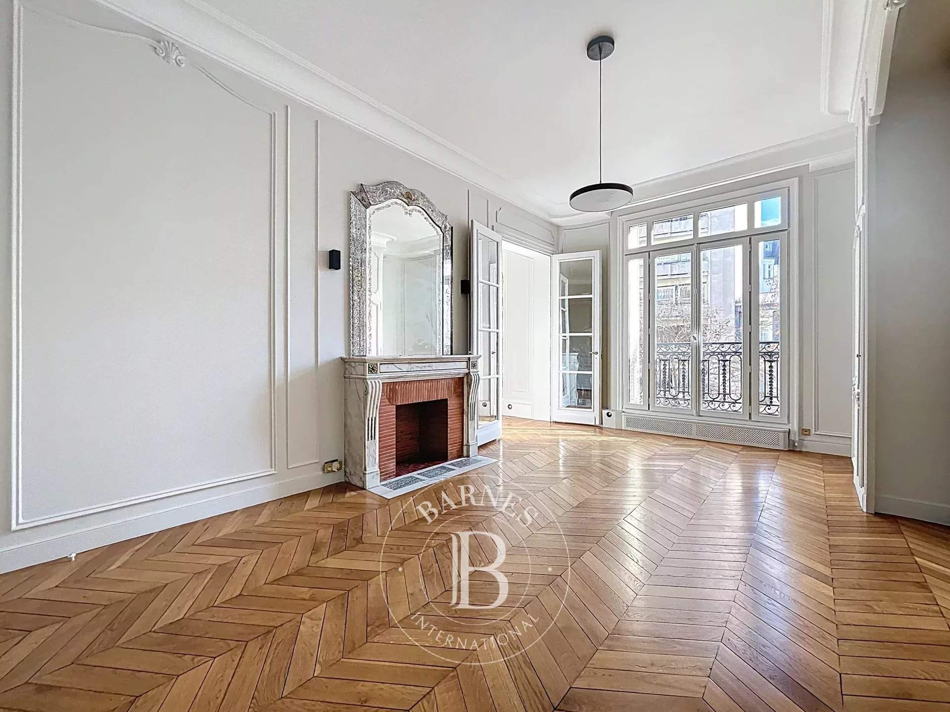 Paris  - Appartement 7 Pi&egrave;ces 4 Chambres - picture 6