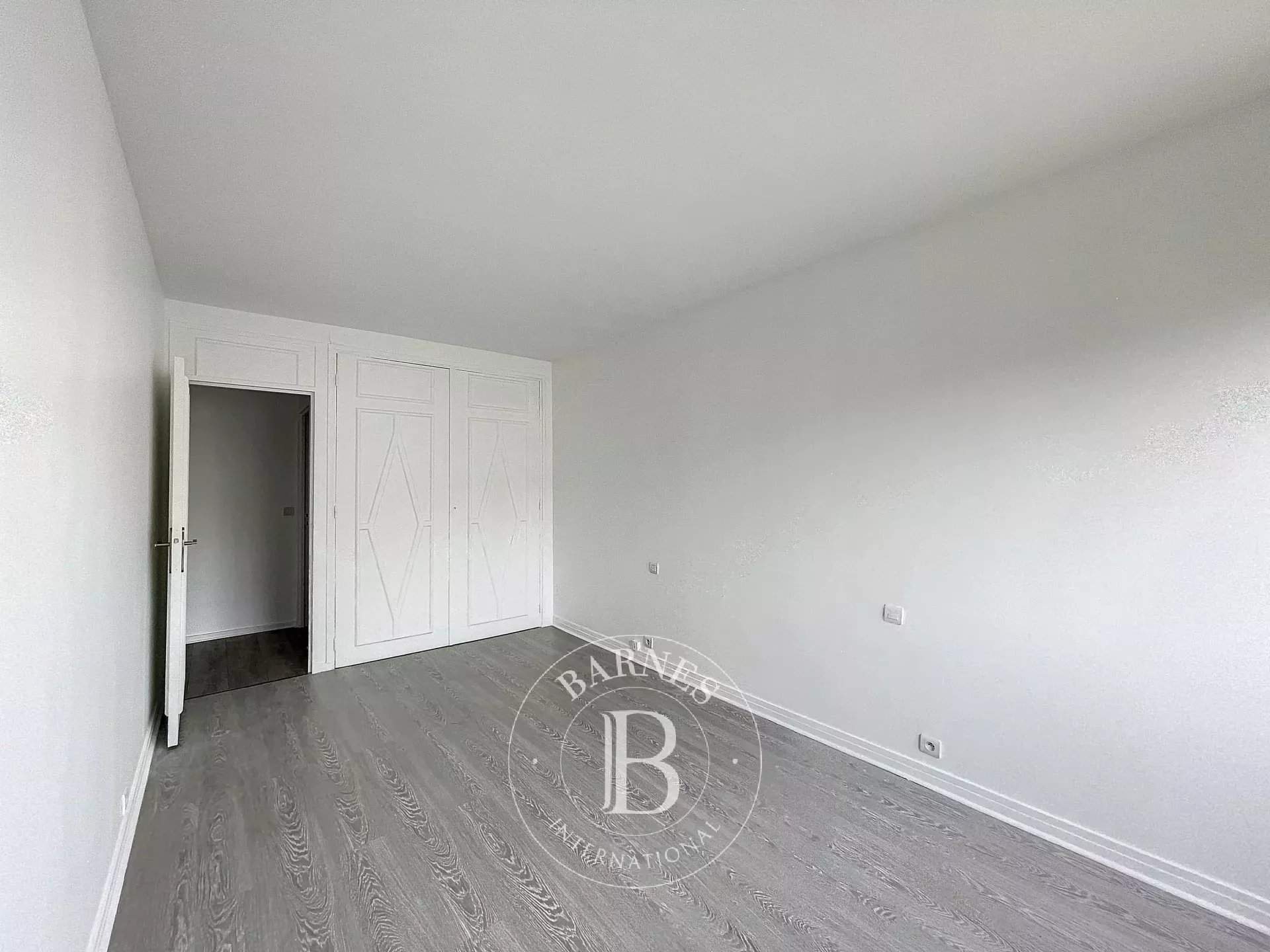 Paris  - Apartment 2 Bedrooms - picture 14