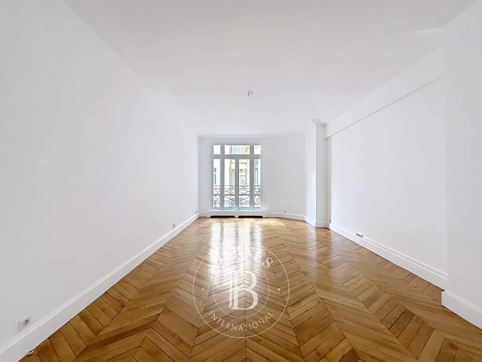 Paris  - Appartement 7 Pi&egrave;ces 4 Chambres - picture 6