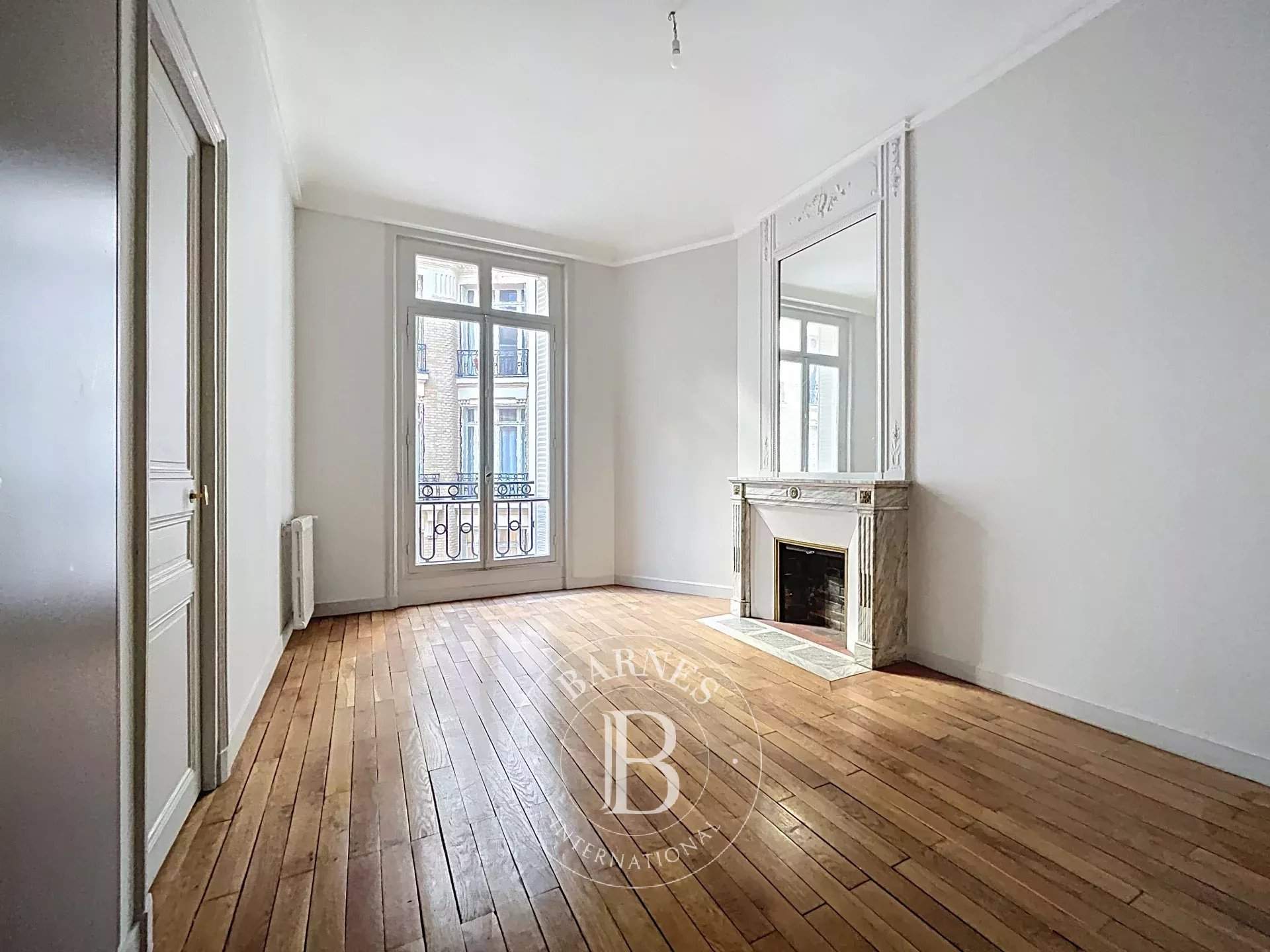 Paris  - Appartement 7 Pi&egrave;ces 4 Chambres - picture 9