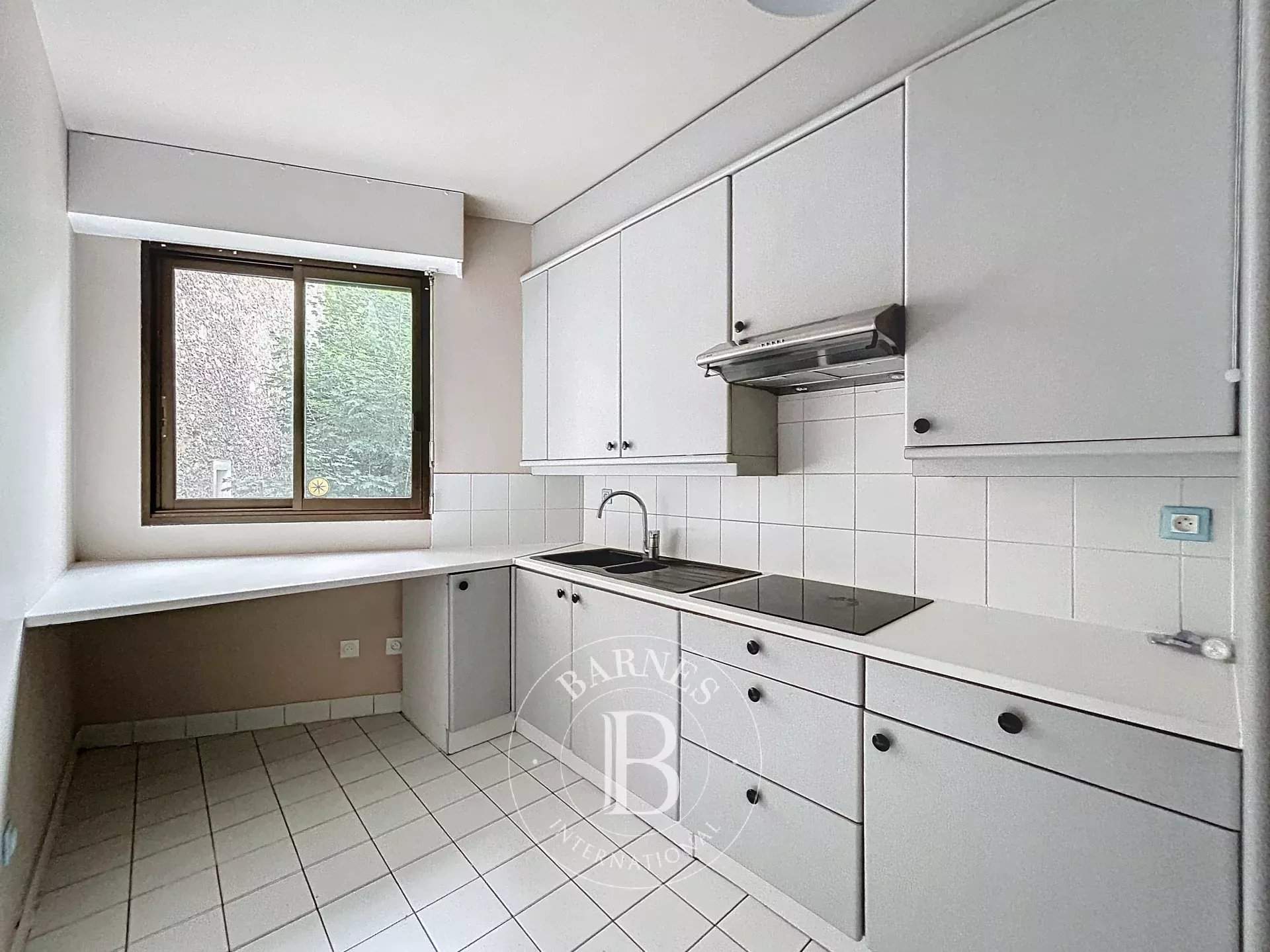 Paris  - Appartement 3 Pi&egrave;ces 2 Chambres - picture 2