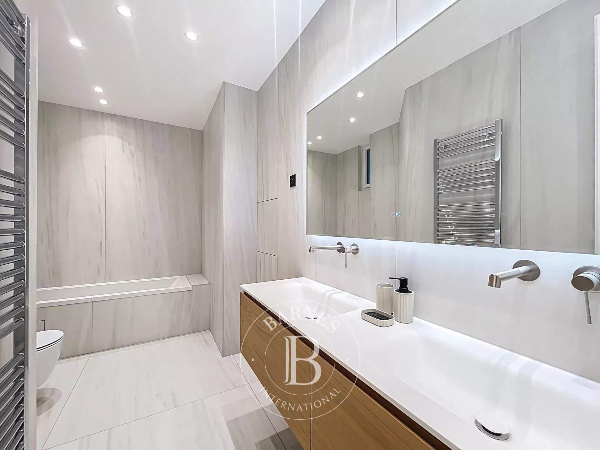 Paris  - Apartment 3 Bedrooms - picture 9