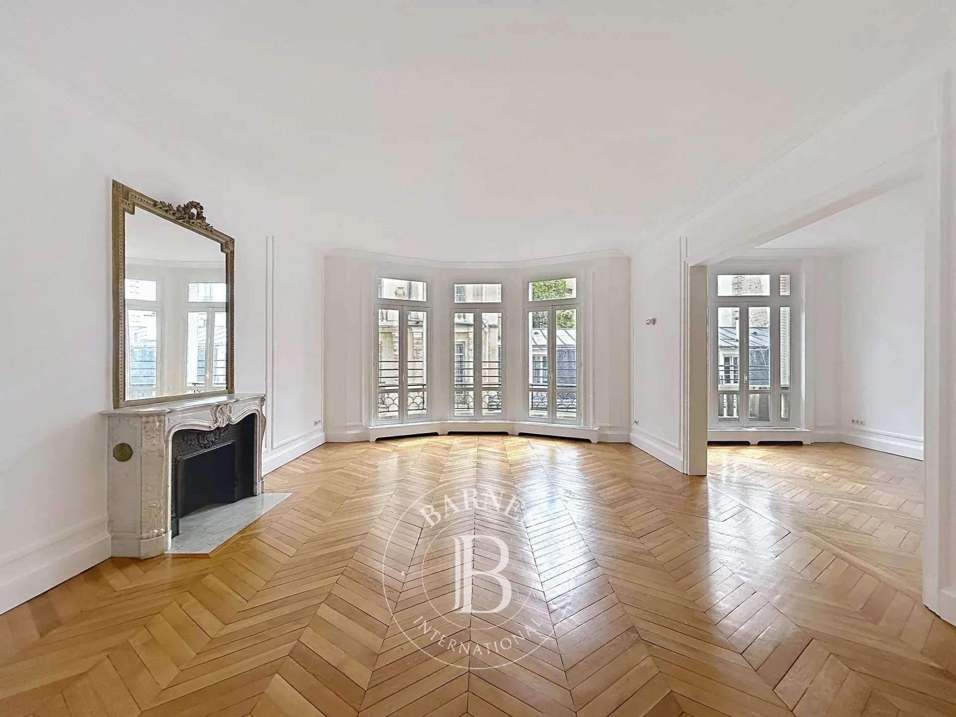Paris  - Appartement 7 Pi&egrave;ces 4 Chambres - picture 1