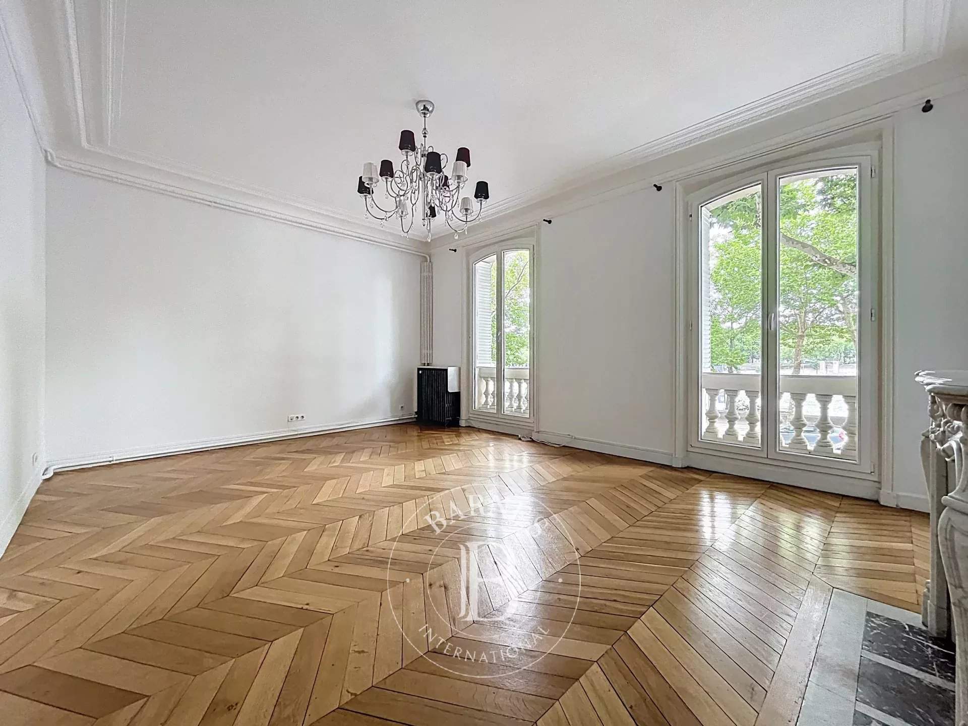 Paris  - Apartment 4 Bedrooms - picture 1