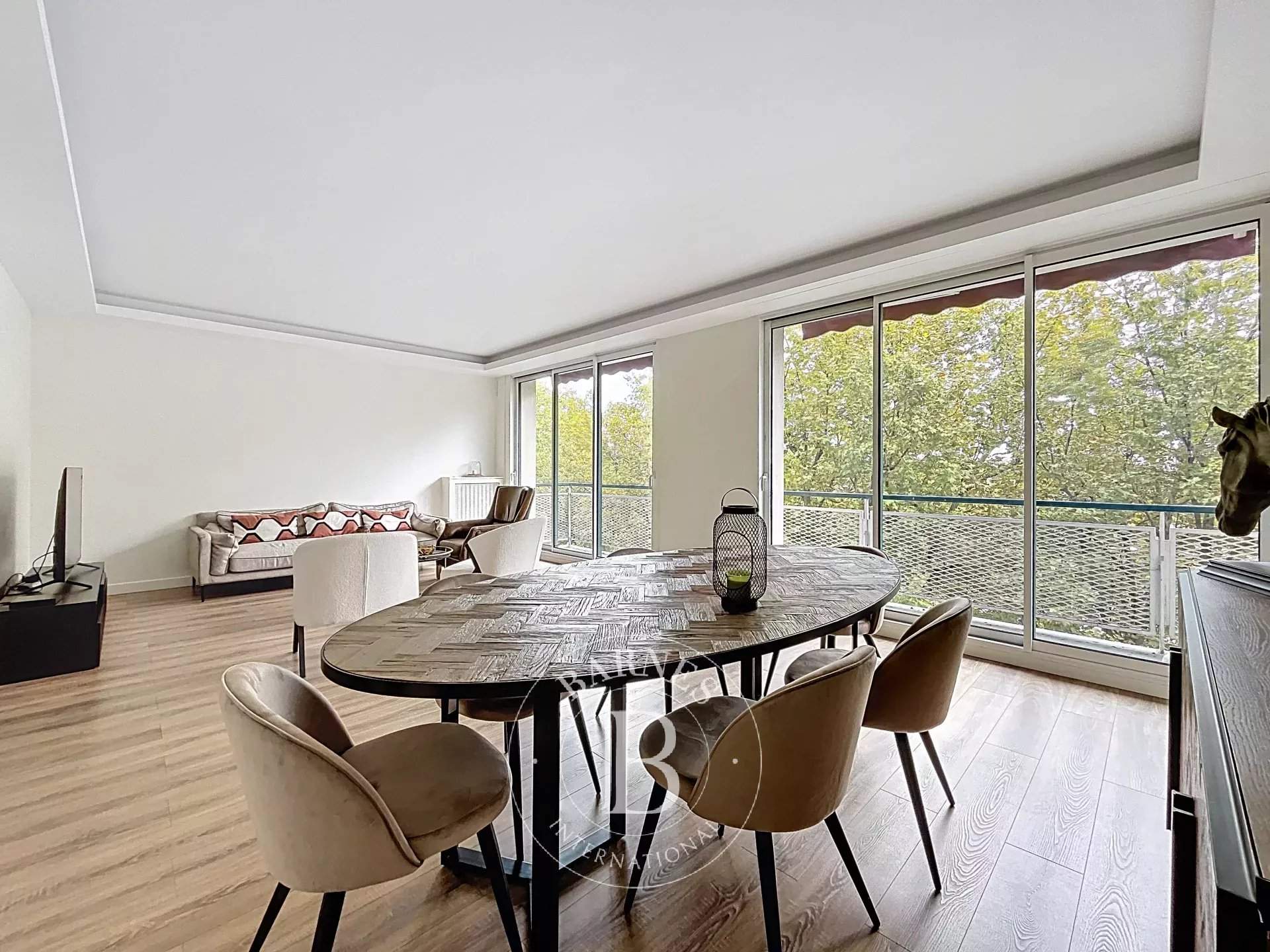 Paris  - Appartement 3 Pi&egrave;ces 2 Chambres - picture 2