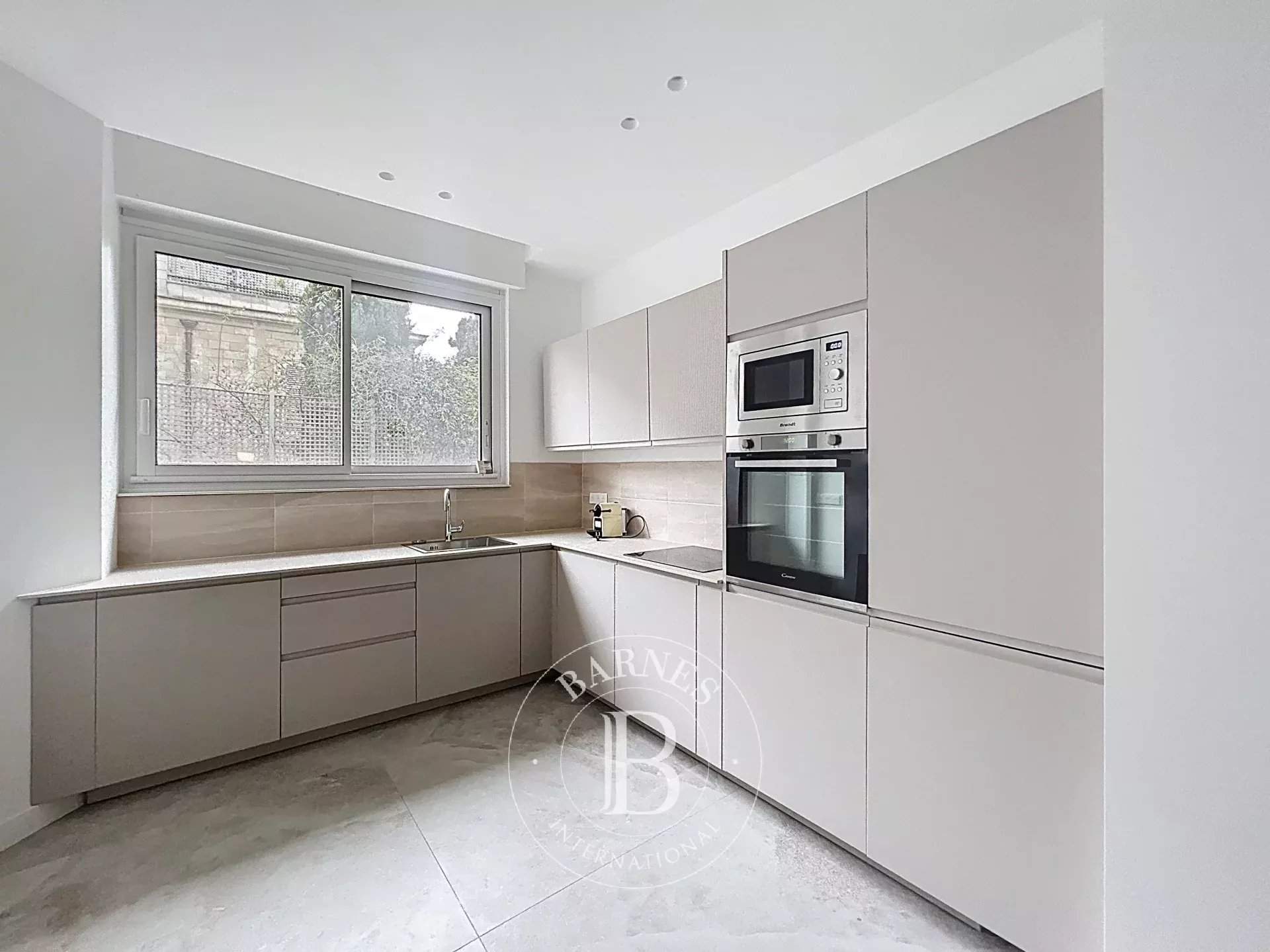 Paris  - Apartment 3 Bedrooms - picture 13