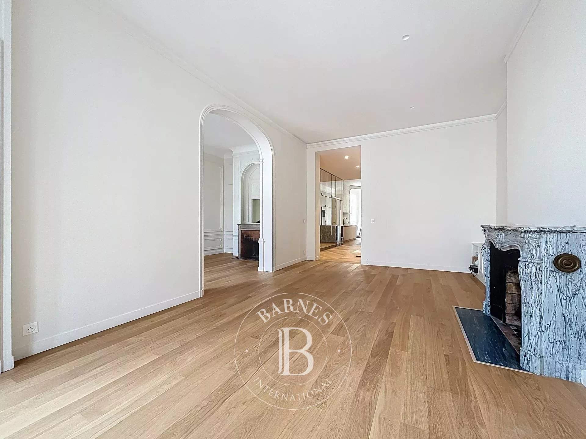 Paris  - Apartment 4 Bedrooms - picture 14