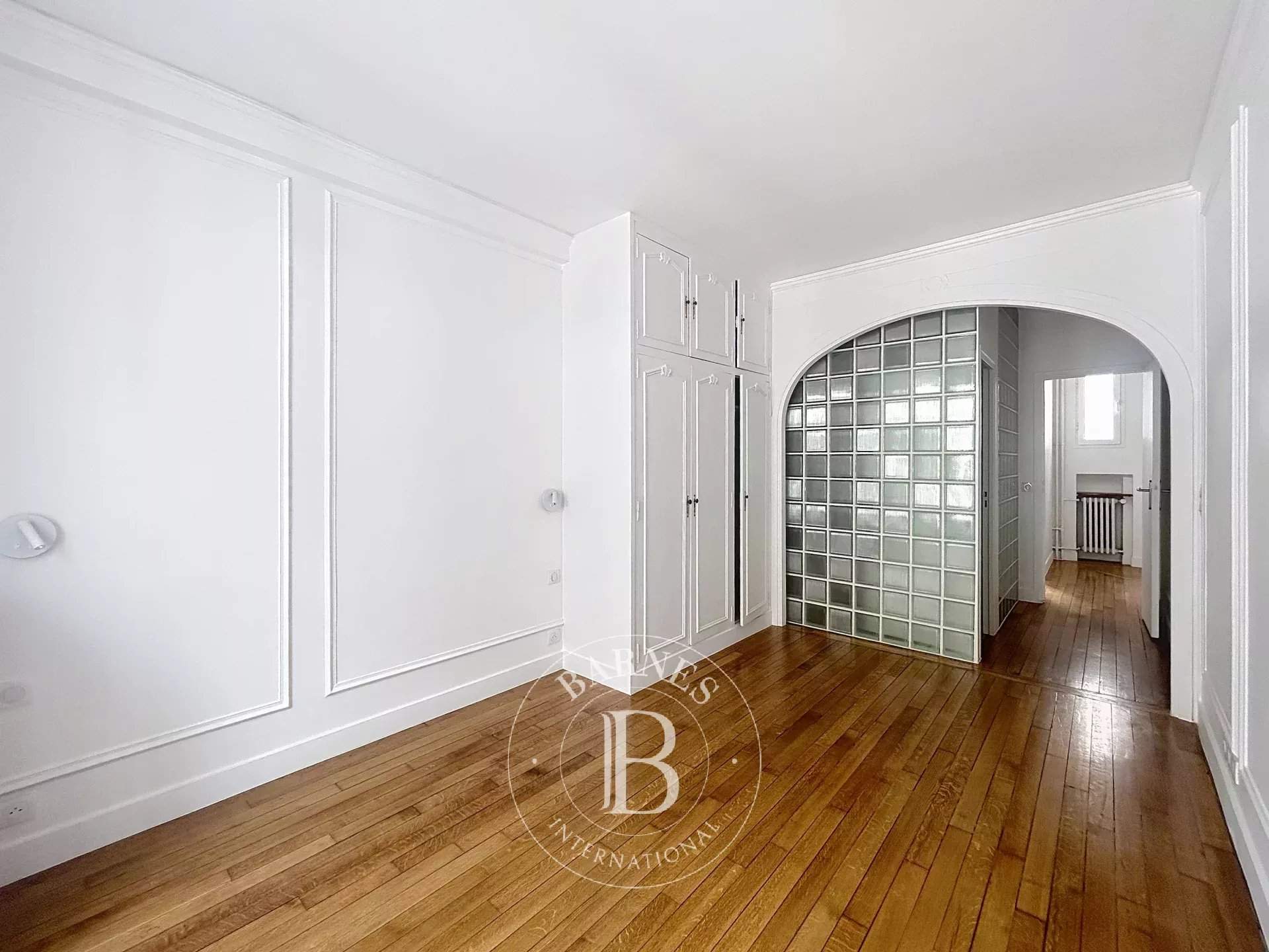 Paris  - Apartment 1 Bedroom - picture 10
