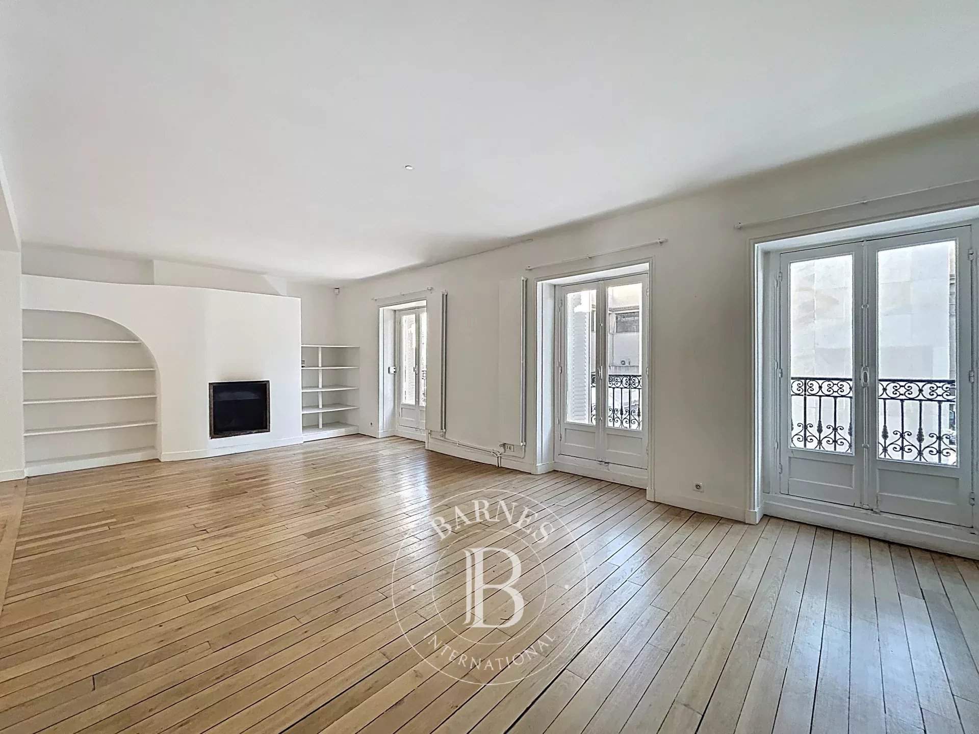 Paris  - Apartment 5 Bedrooms - picture 2