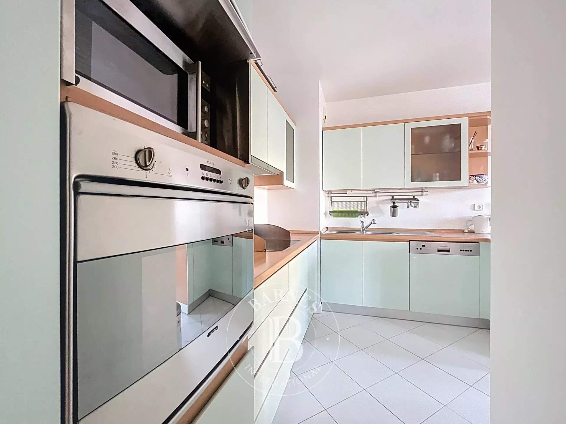 Paris  - Appartement 4 Pi&egrave;ces 2 Chambres - picture 6