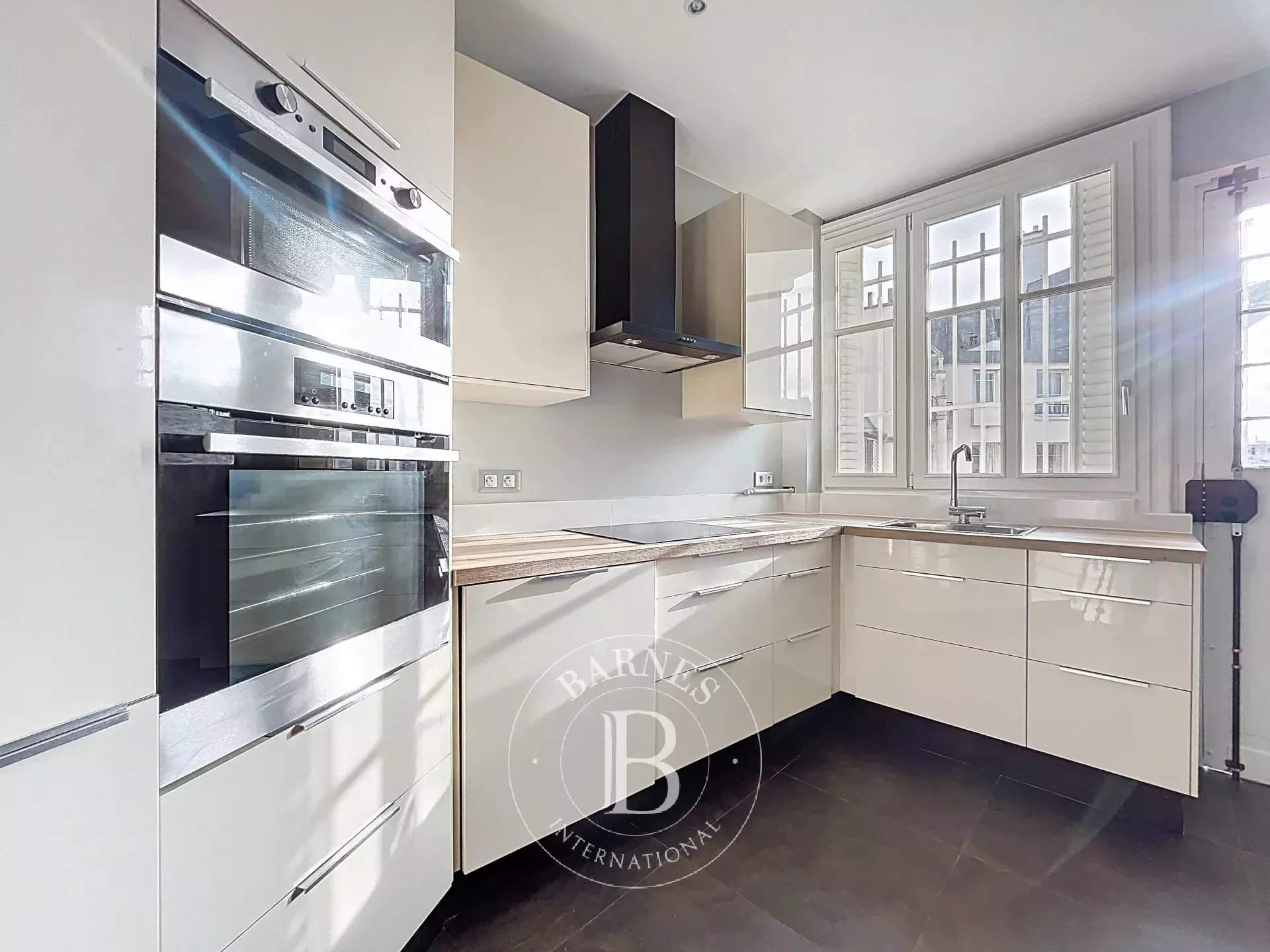 Paris  - Appartement 4 Pi&egrave;ces 3 Chambres - picture 4