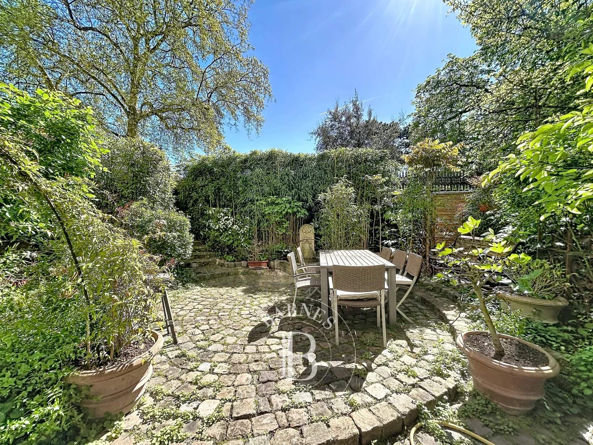 Paris  - Appartement 6 Pi&egrave;ces 3 Chambres - picture 8