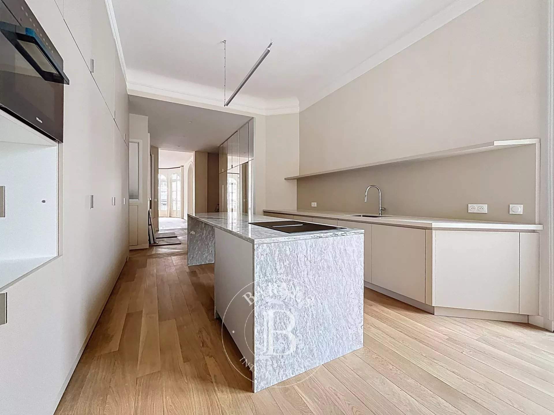 Paris  - Apartment 4 Bedrooms - picture 3
