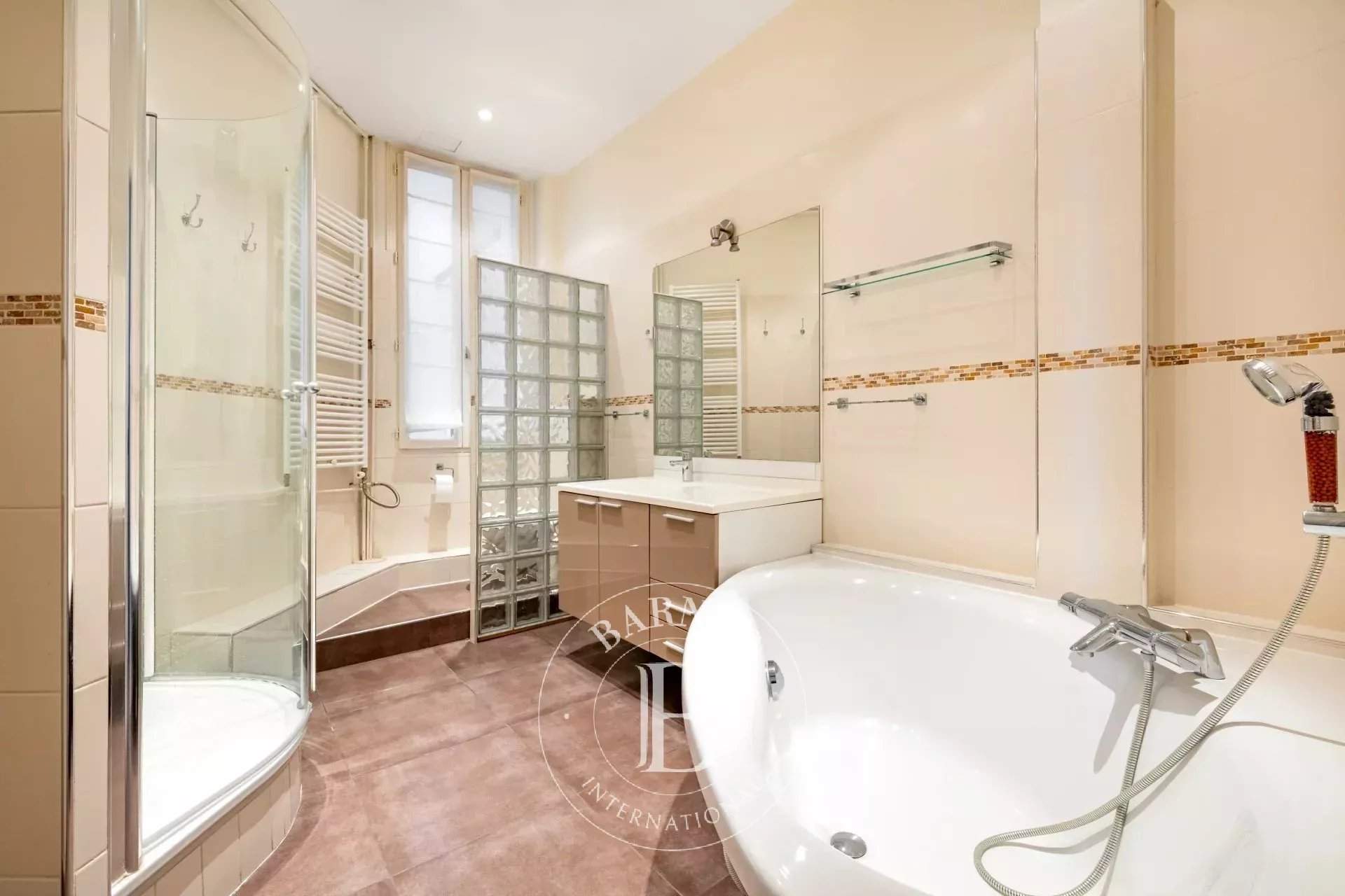 Paris  - Appartement 7 Pièces 4 Chambres - picture 11