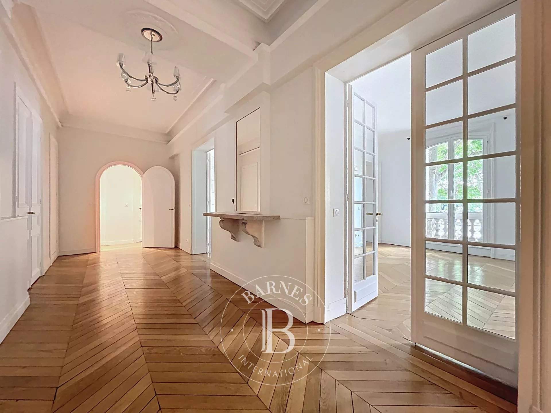 Paris  - Apartment 4 Bedrooms - picture 8